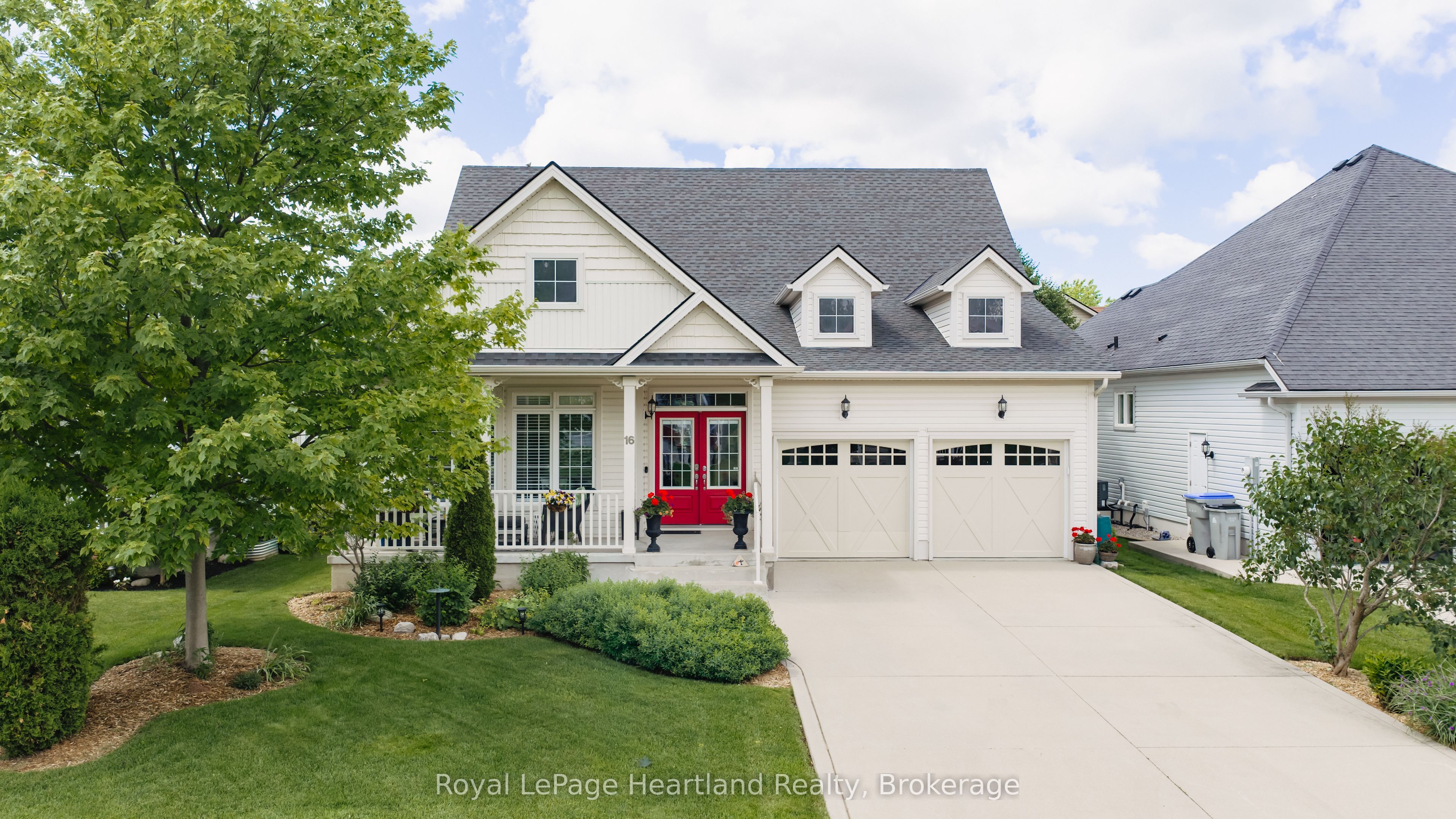 16 Macpherson Avenue, Huron East, ON N0K 1W0