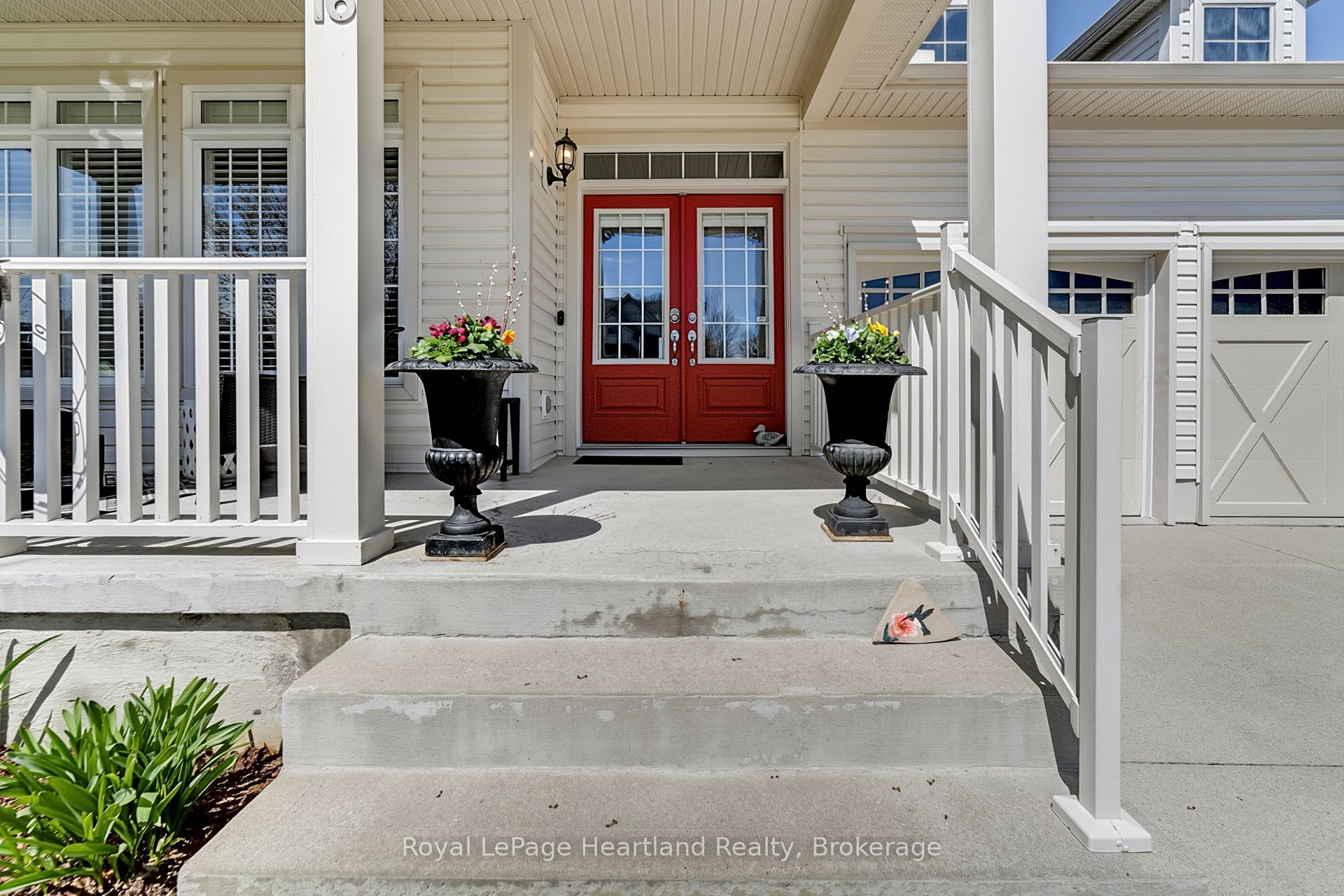 16 Macpherson Avenue, Huron East, ON N0K 1W0 photo 3