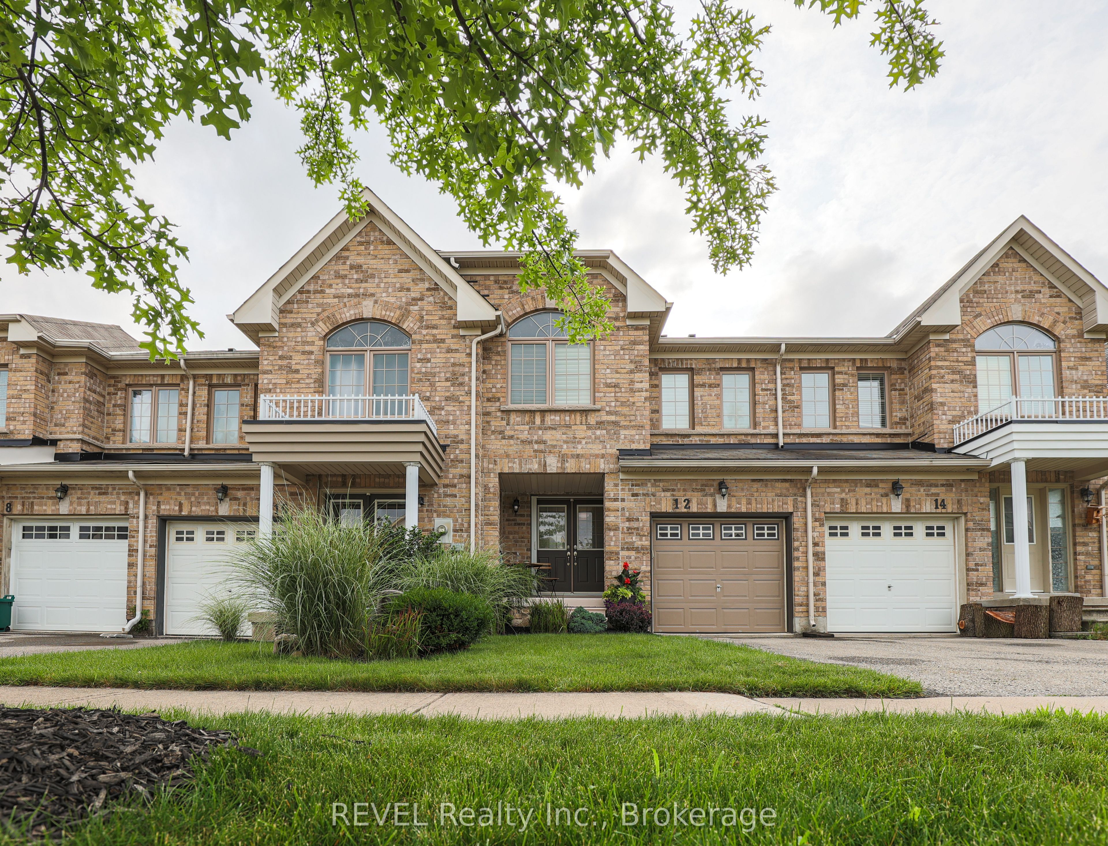 12 Colonel Lyall Street, St. Catharines, ON L2P 0B1 photo 2