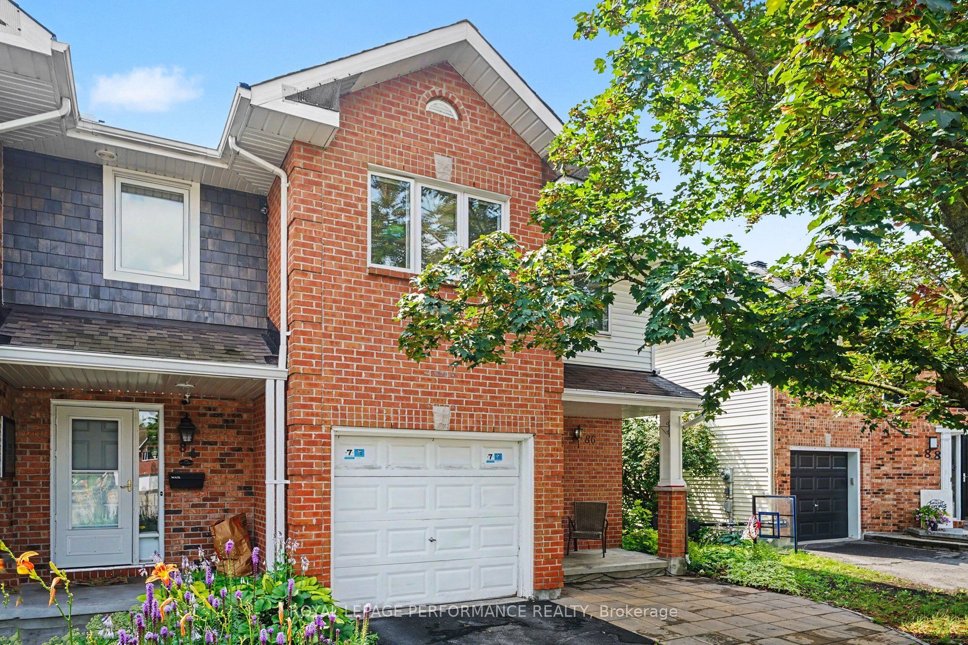 86 Royal Oak Court, Hunt Club - South Keys and Area, ON K1T 3P1
