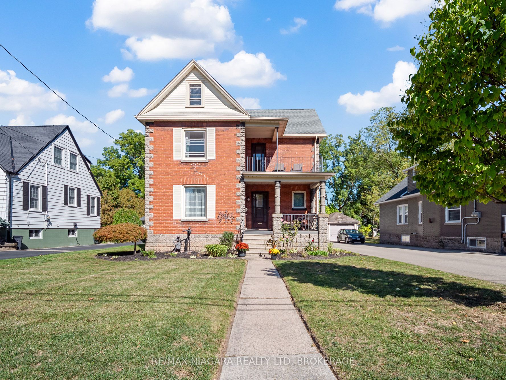18 Emerick Avenue, Fort Erie, ON L2A 2W3 photo 2