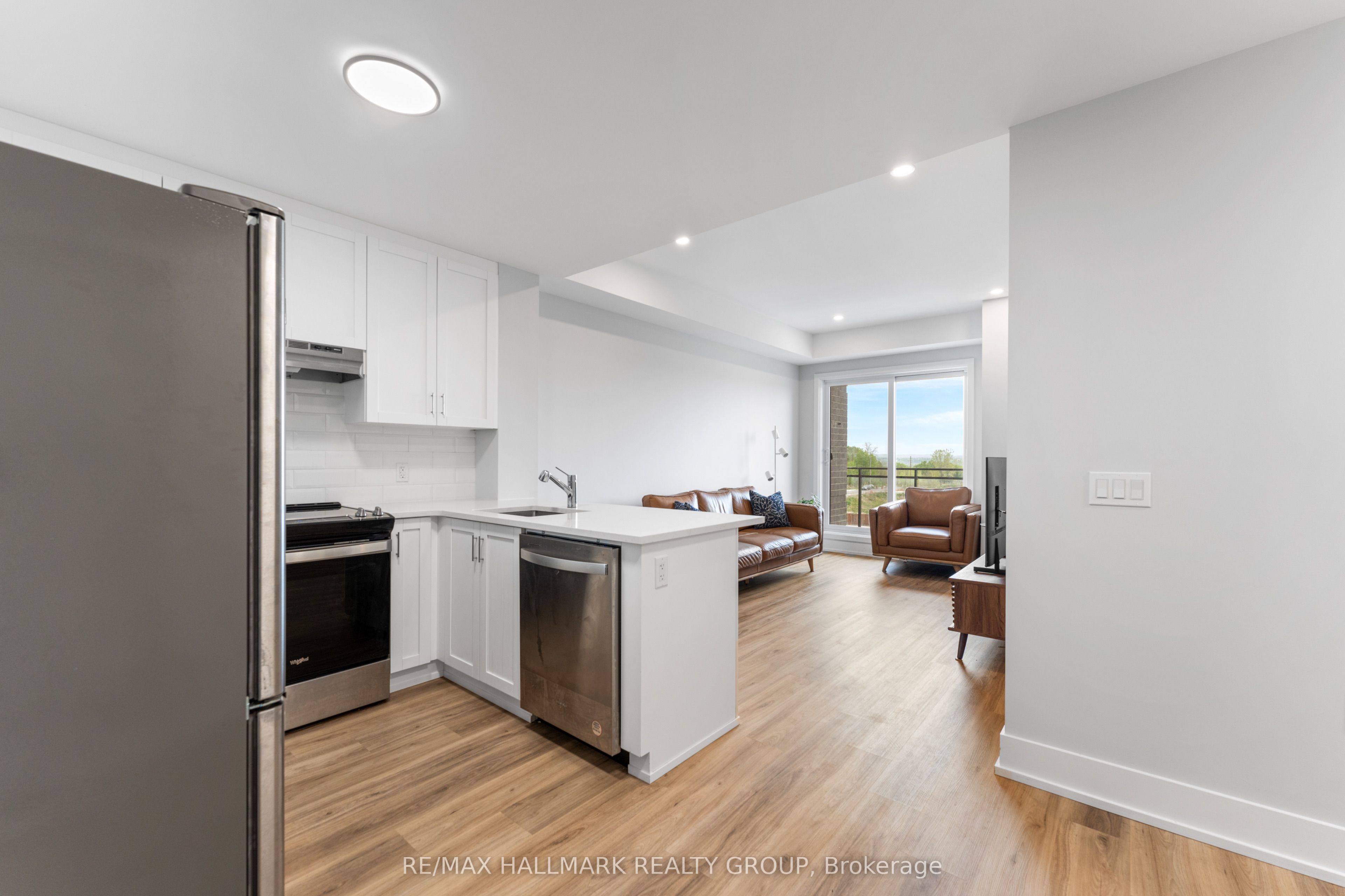 1350 Hemlock Road 411, Manor Park - Cardinal Glen and Area, ON K1K 5C2 photo 3