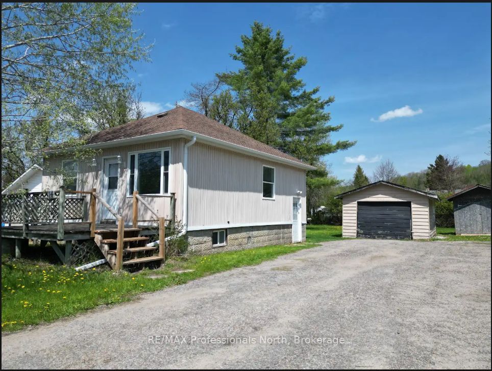 14 Chandos Street, Minden Hills, ON K0M 2K0 photo 2