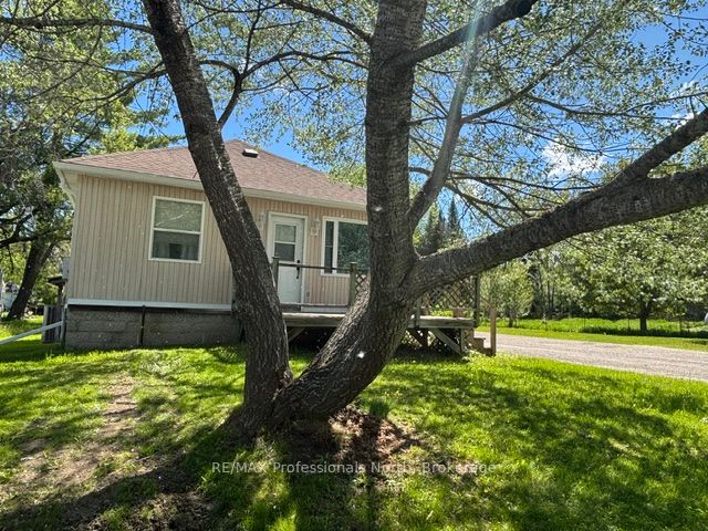 14 Chandos Street, Minden Hills, ON K0M 2K0 photo 3