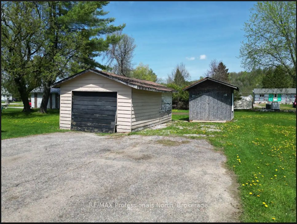 14 Chandos Street, Minden Hills, ON K0M 2K0 photo 4