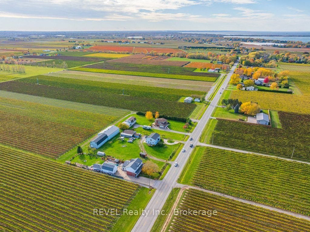 165 East West Line, Niagara-on-the-Lake, ON L0S 1J0