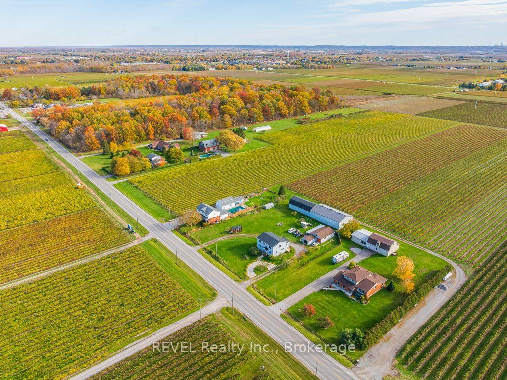 165 East West Line, Niagara-on-the-Lake, ON L0S 1J0 photo 3