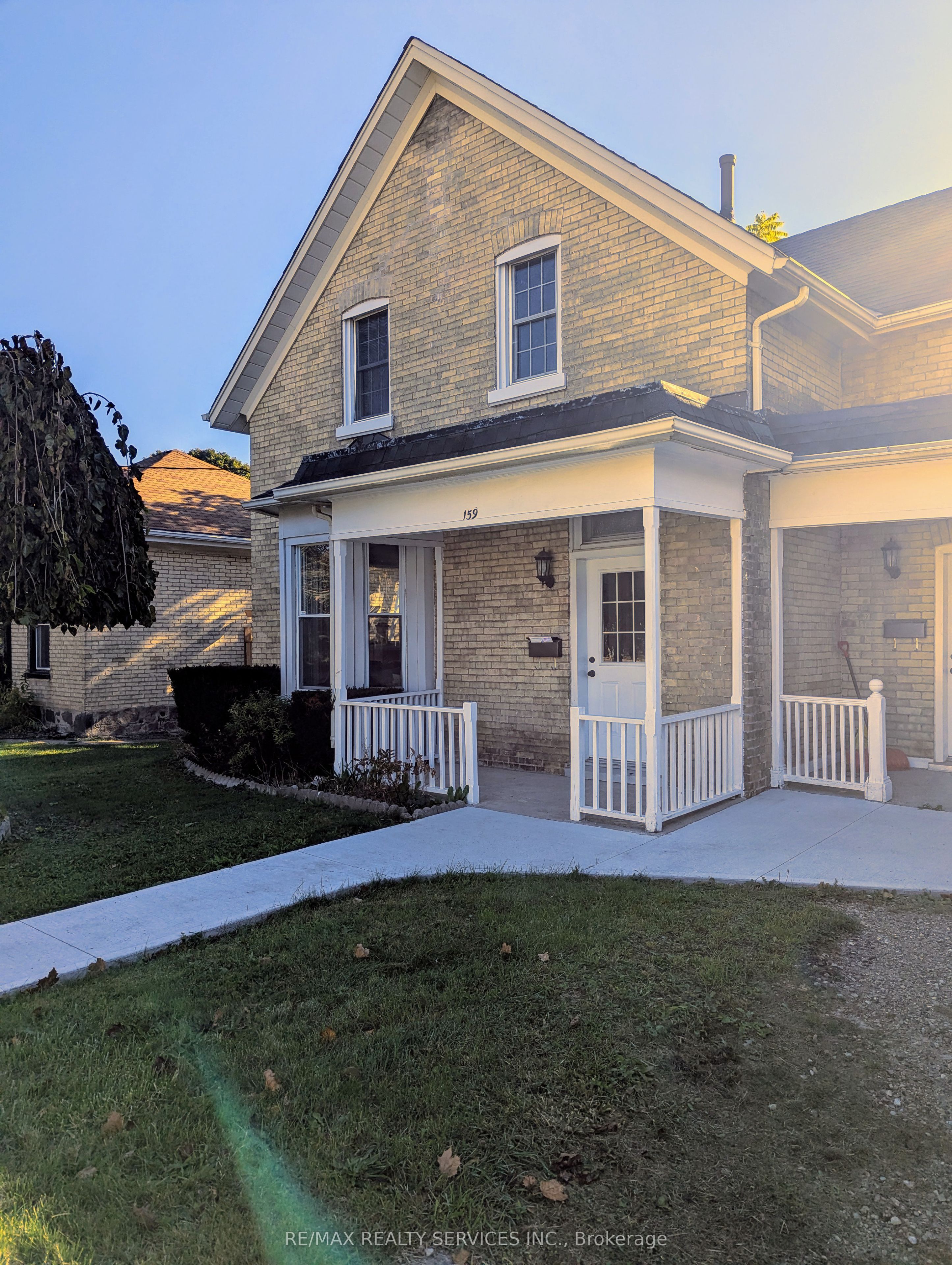159 Wellington Street, Cambridge, ON N1R 3Y8