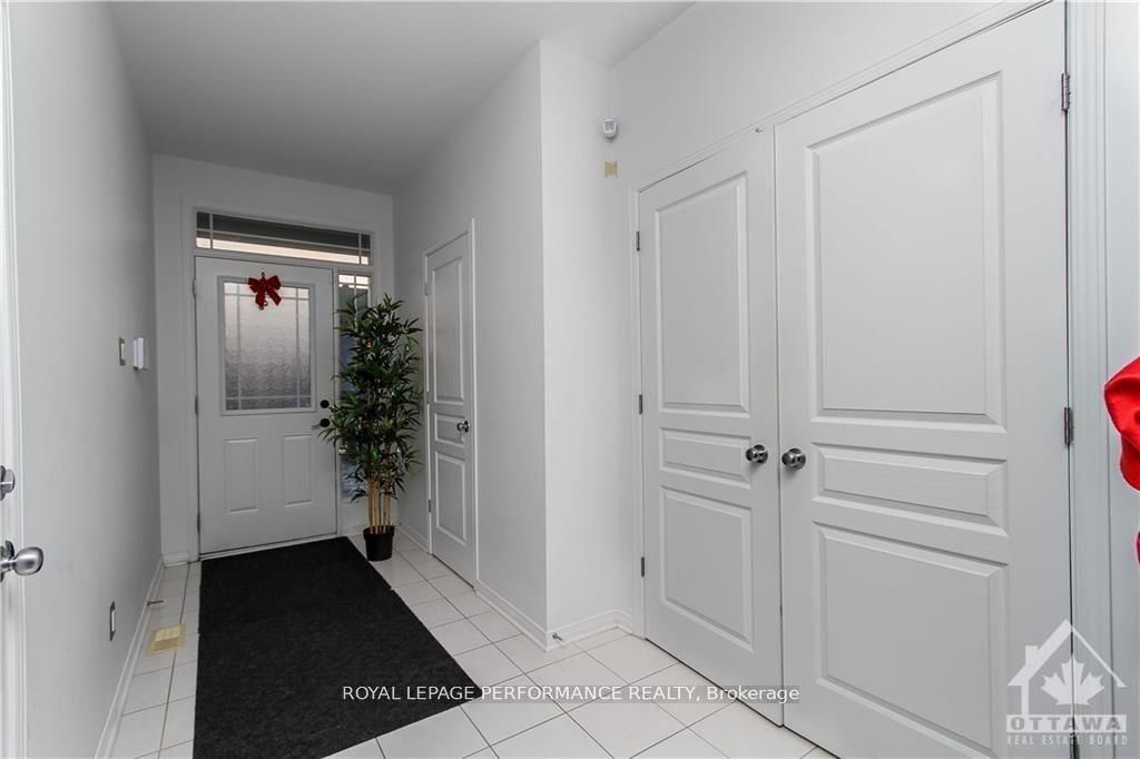829 Percifor Way, Orleans - Convent Glen and Area, ON K1W 0C4 photo 2
