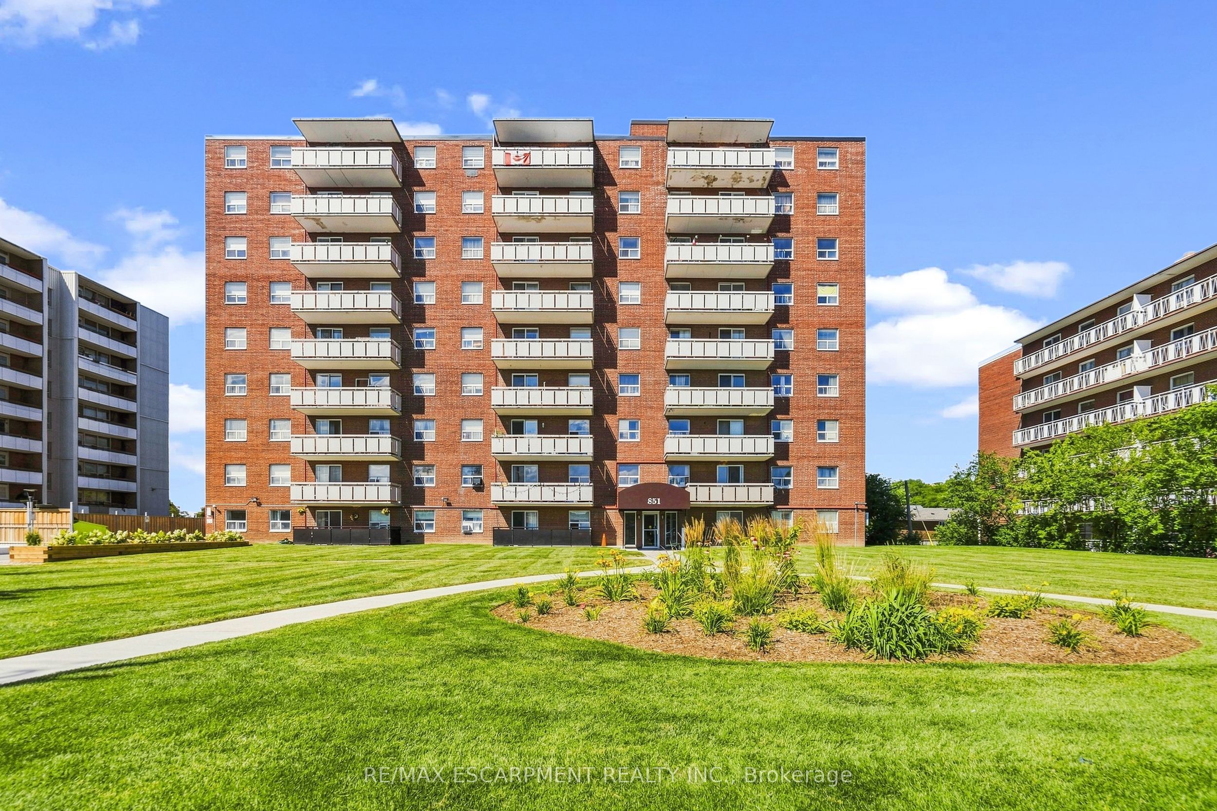 851 Queenston Road 202, Hamilton, ON L8H 4X5
