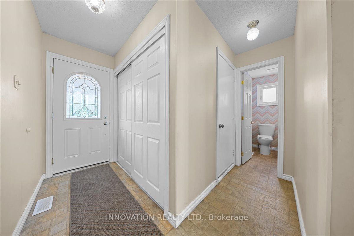 23 Pheasant Run Drive, Barrhaven, ON K2J 2R3 photo 3