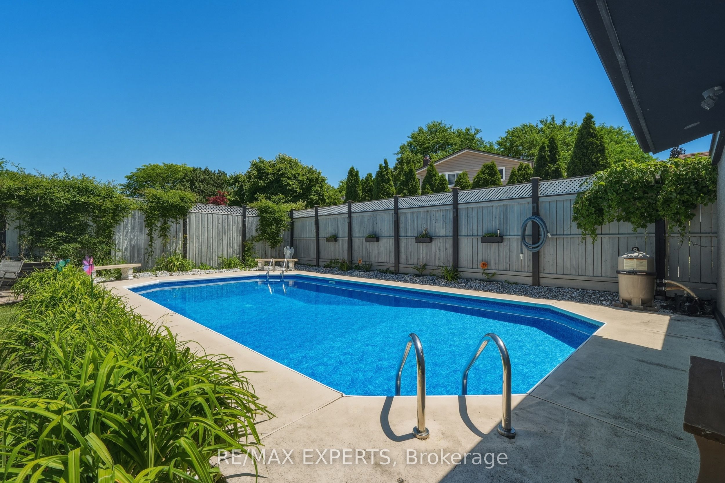 7142 Rosseau Place, Niagara Falls, ON L2J 3V2 photo 3