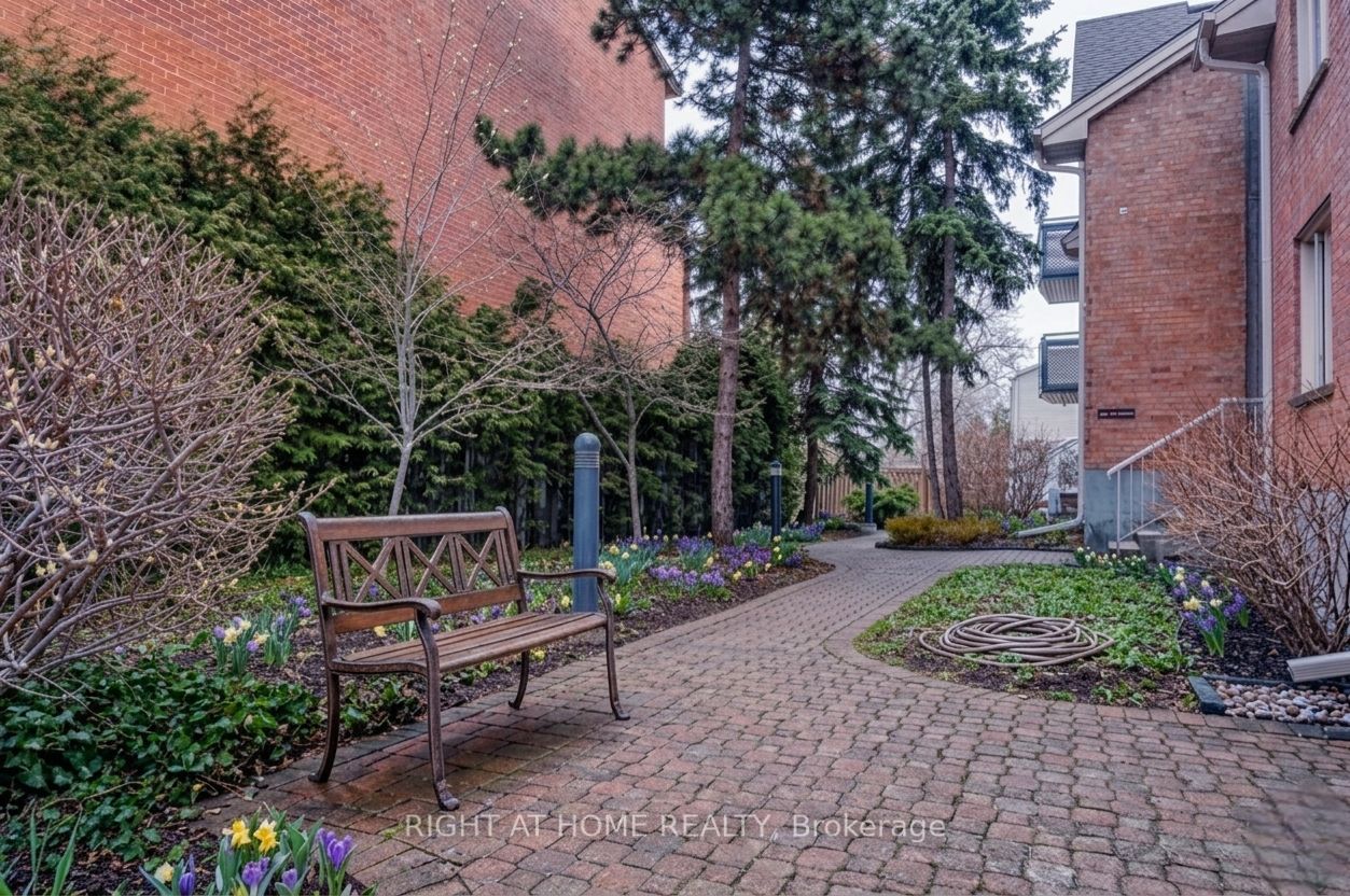 2 Columbus Avenue 6, Overbrook - Castleheights and Area, ON K1K 1R3 photo 4