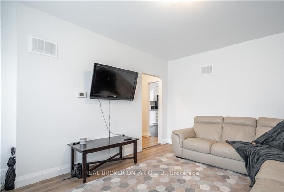 301 Wallace Avenue S BSMT, Welland, ON L3B 1R8