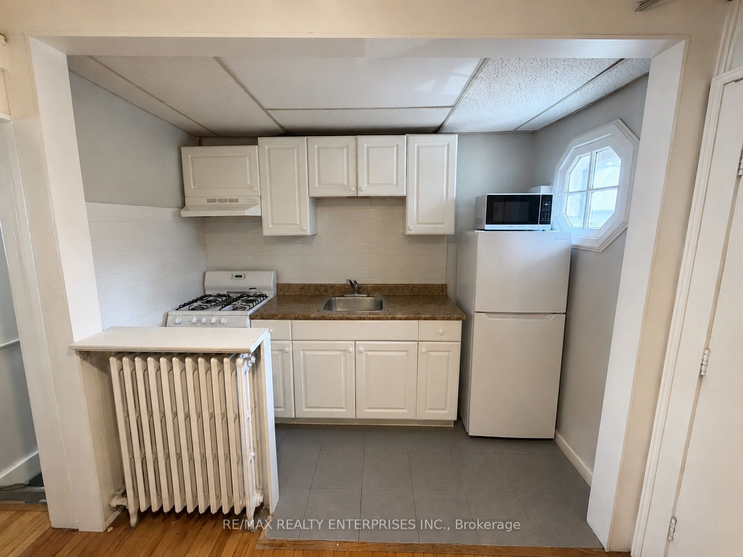156 James Street S 5, Hamilton, ON L8P 3A2