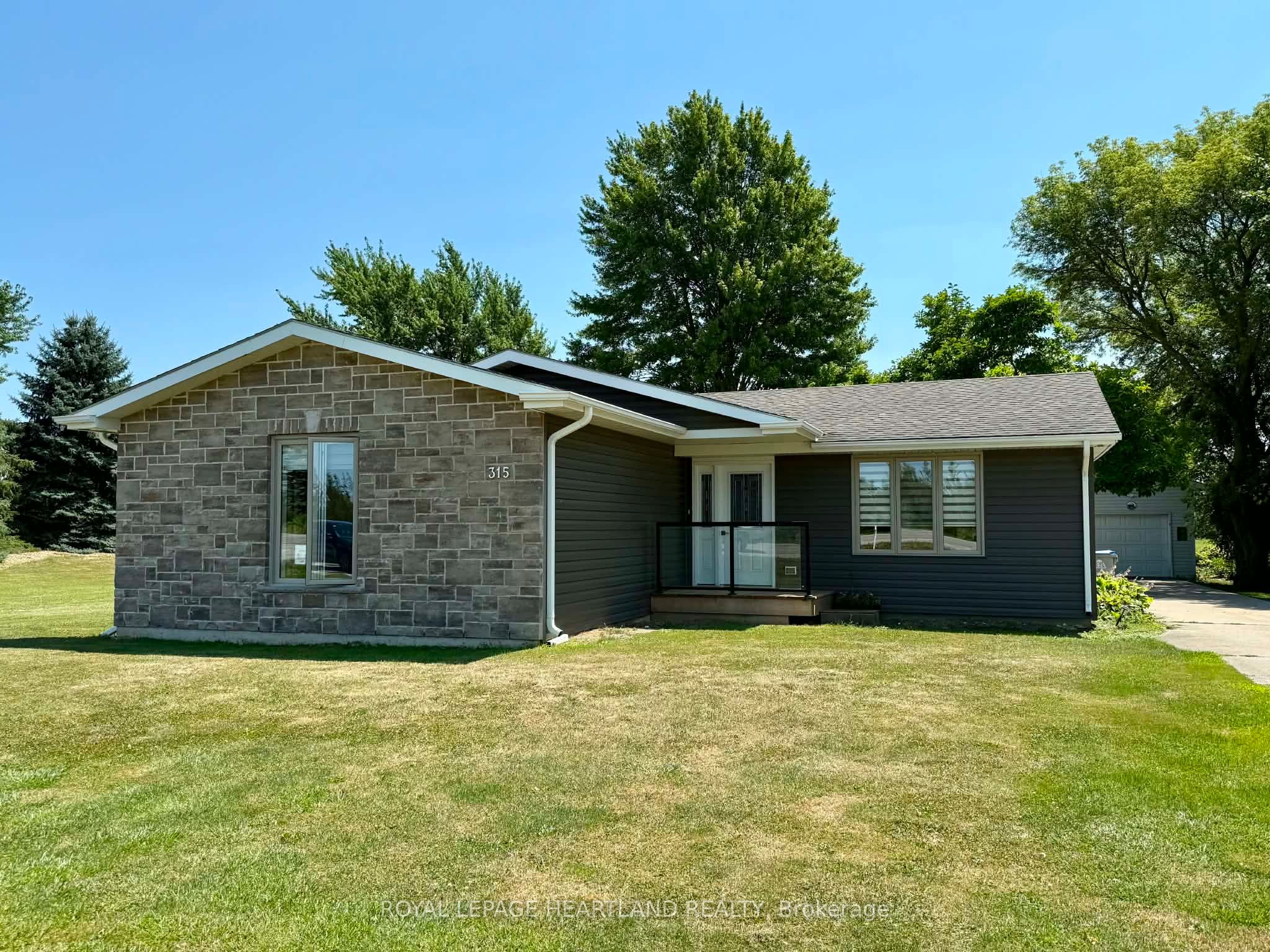 315 Main Street, Lambton Shores, ON N0M 2N0