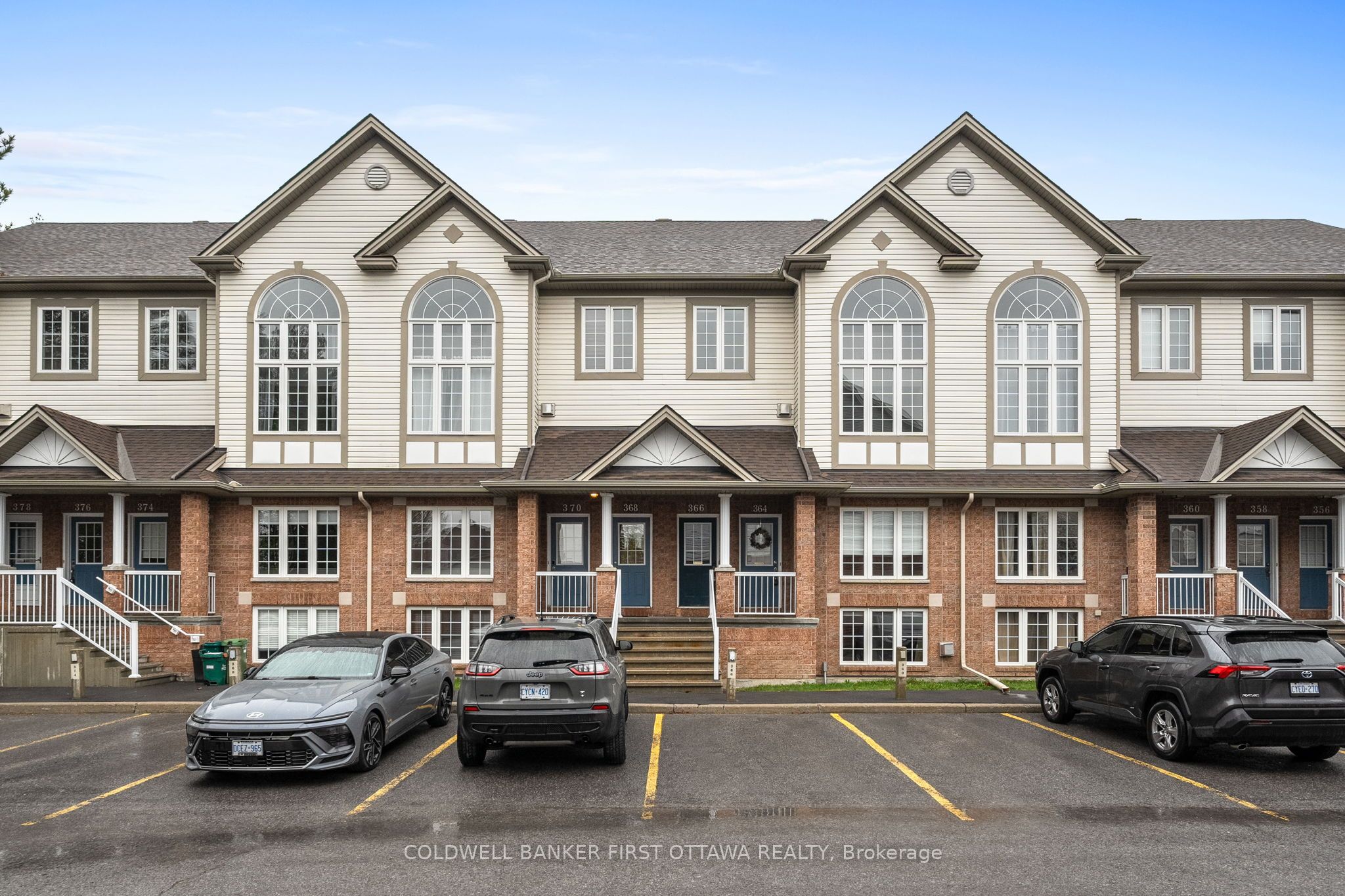366 Wiffen Private, Bells Corners and South to Fallowfield, ON K2H 1G4