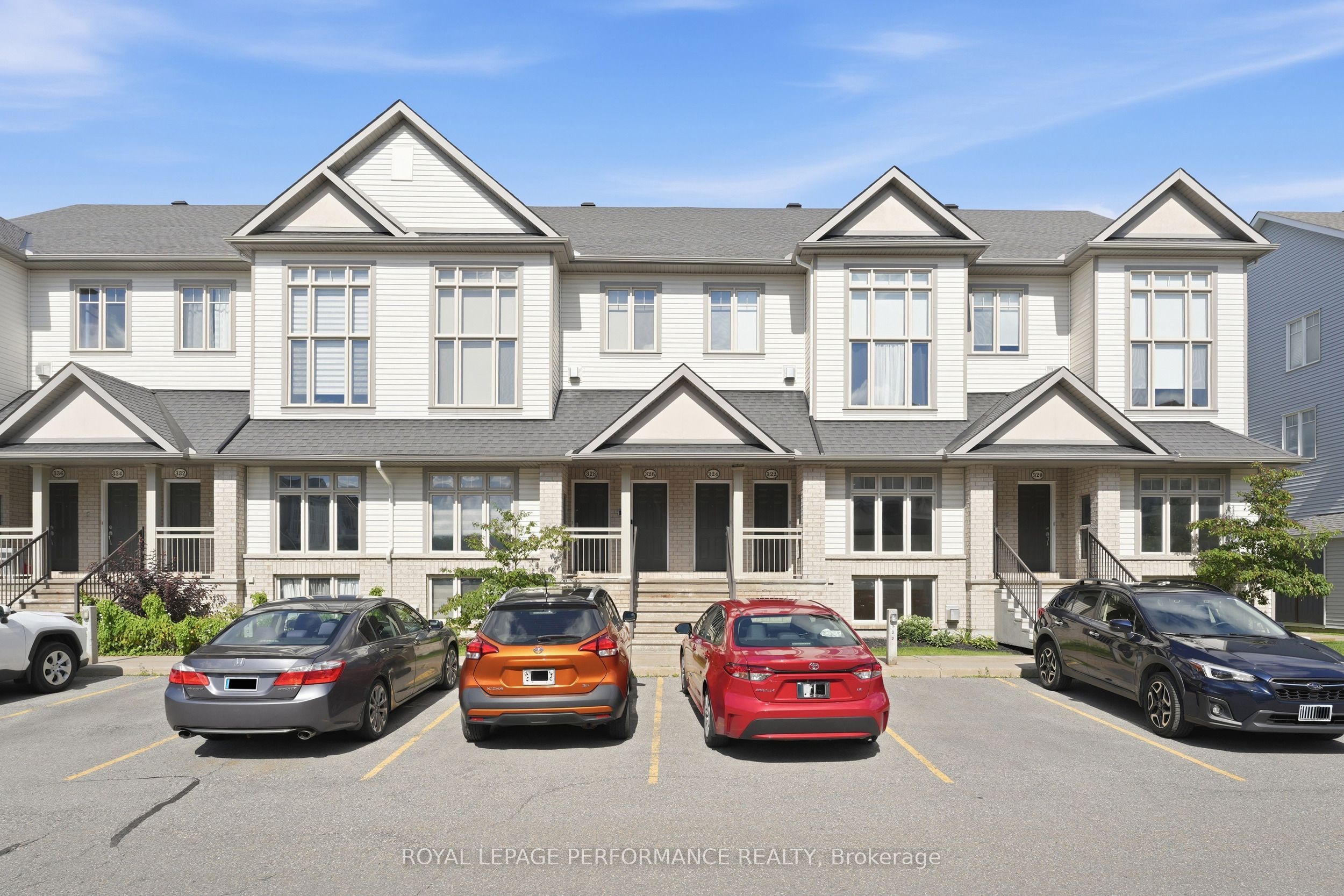 322 Galston Private, Orleans - Convent Glen and Area, ON K1W 0G3 photo 2