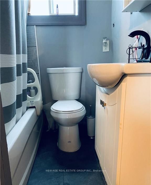 22 Alice Street, Hamilton, ON L8H 4R1 photo 4