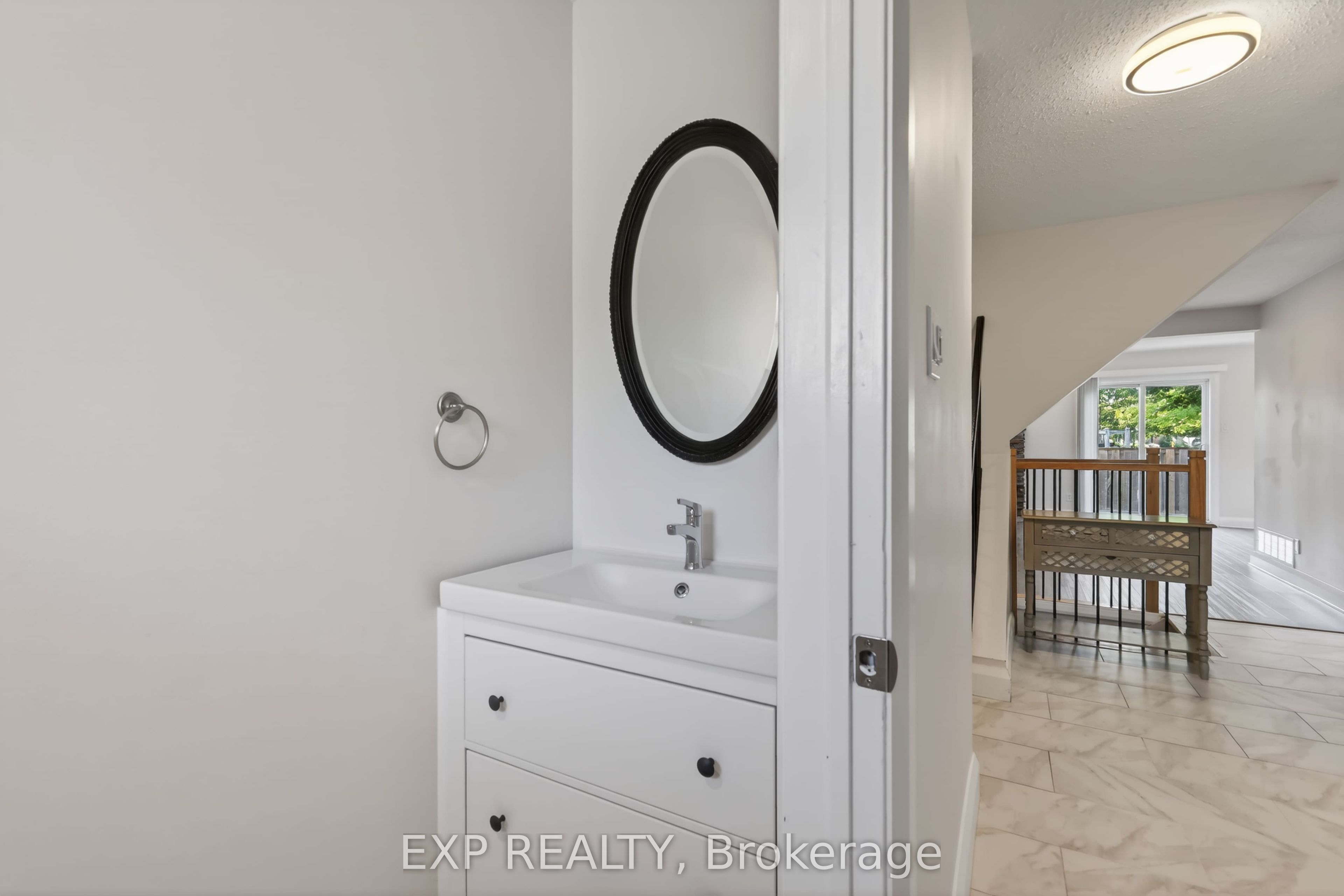 1551 Hoskins Crescent, Orleans - Cumberland and Area, ON K1C 2G3 photo 3