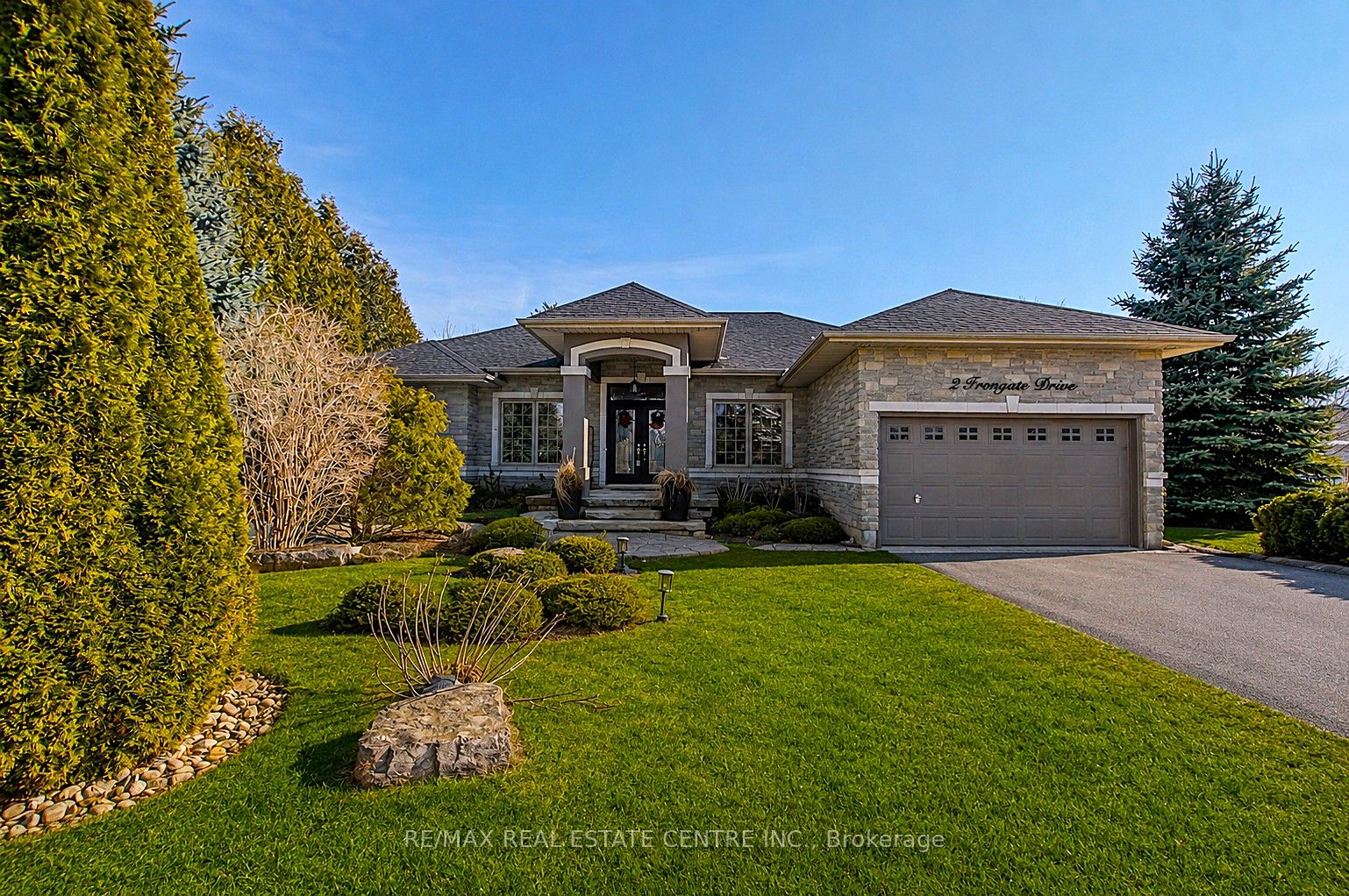 2 Irongate Drive, Brant, ON N3L 4G4 photo 2