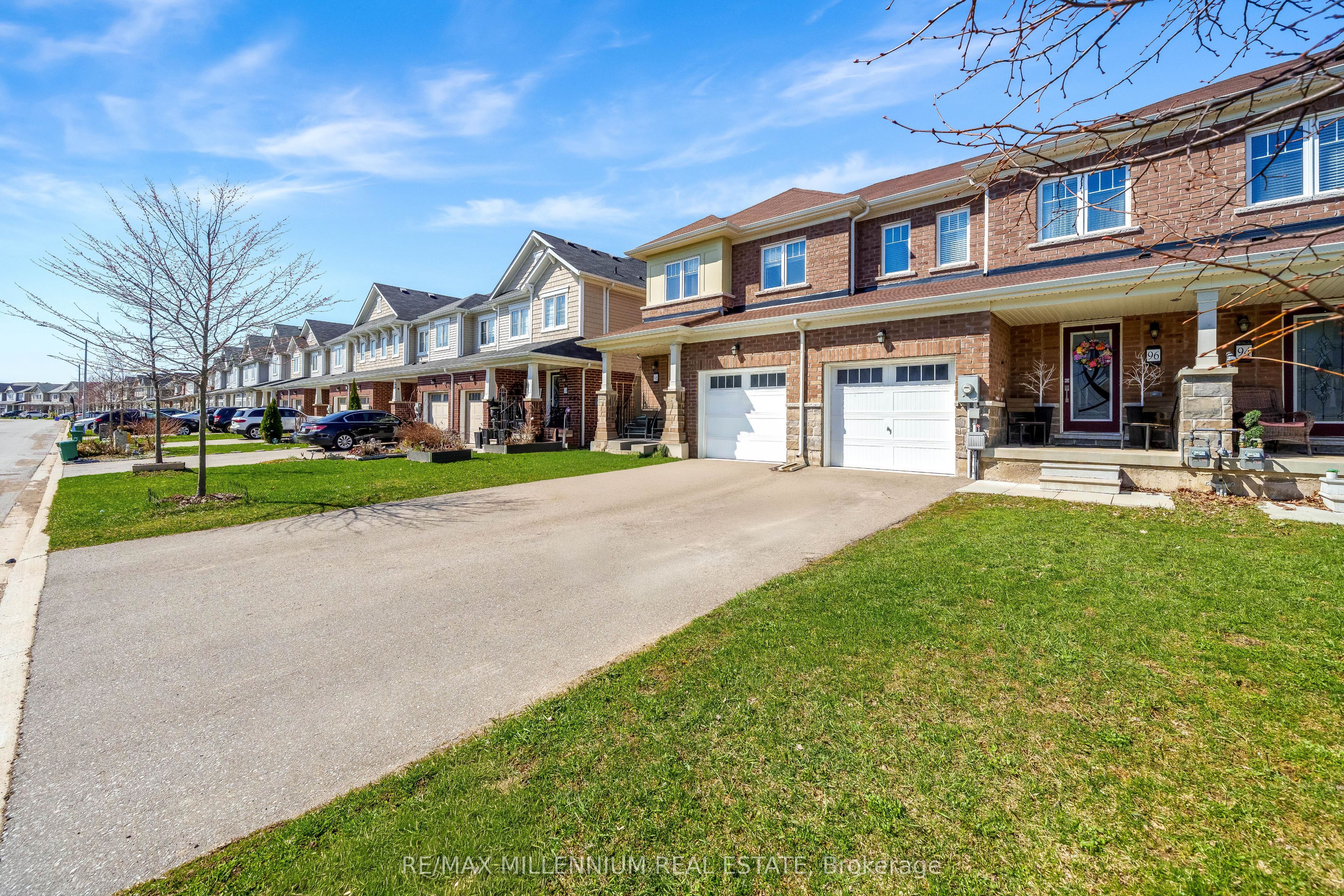 96 Esther Crescent S, Thorold, ON L3B 0G3 photo 2