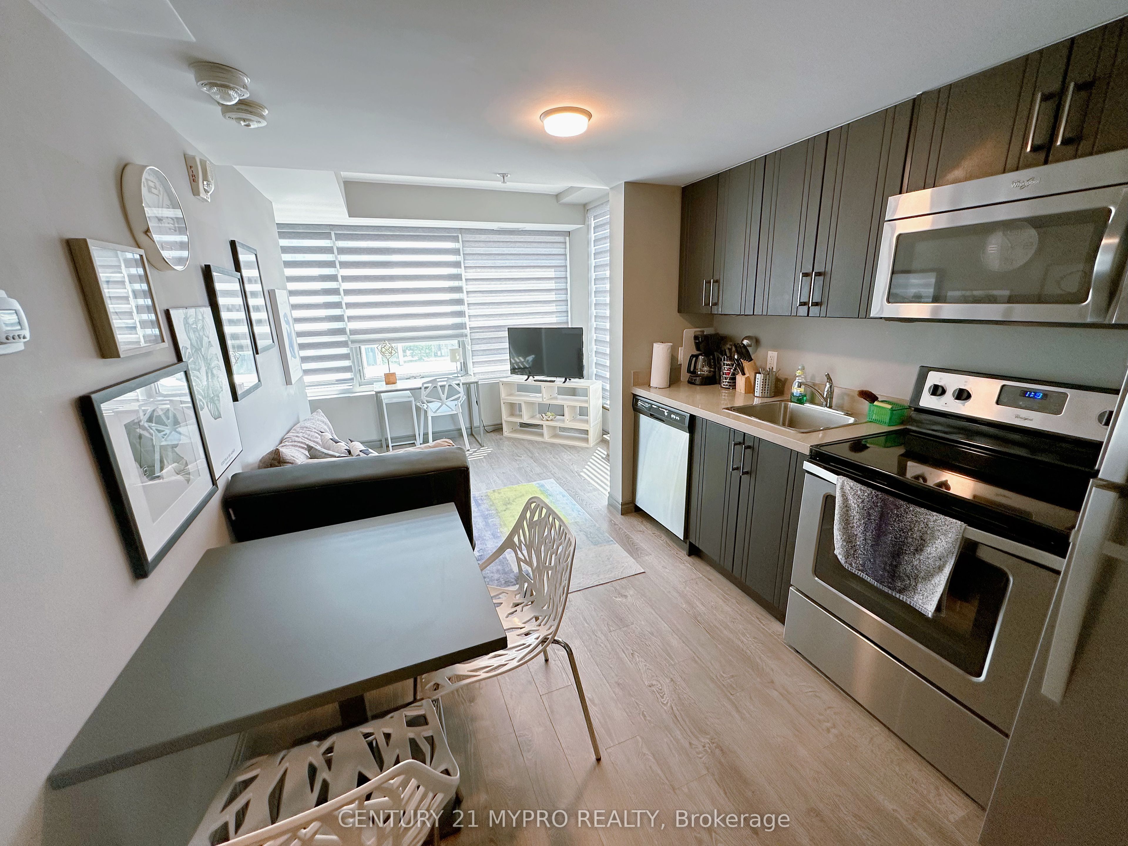 321 Spruce Street 801, Waterloo, ON N2L 0G4 photo 4