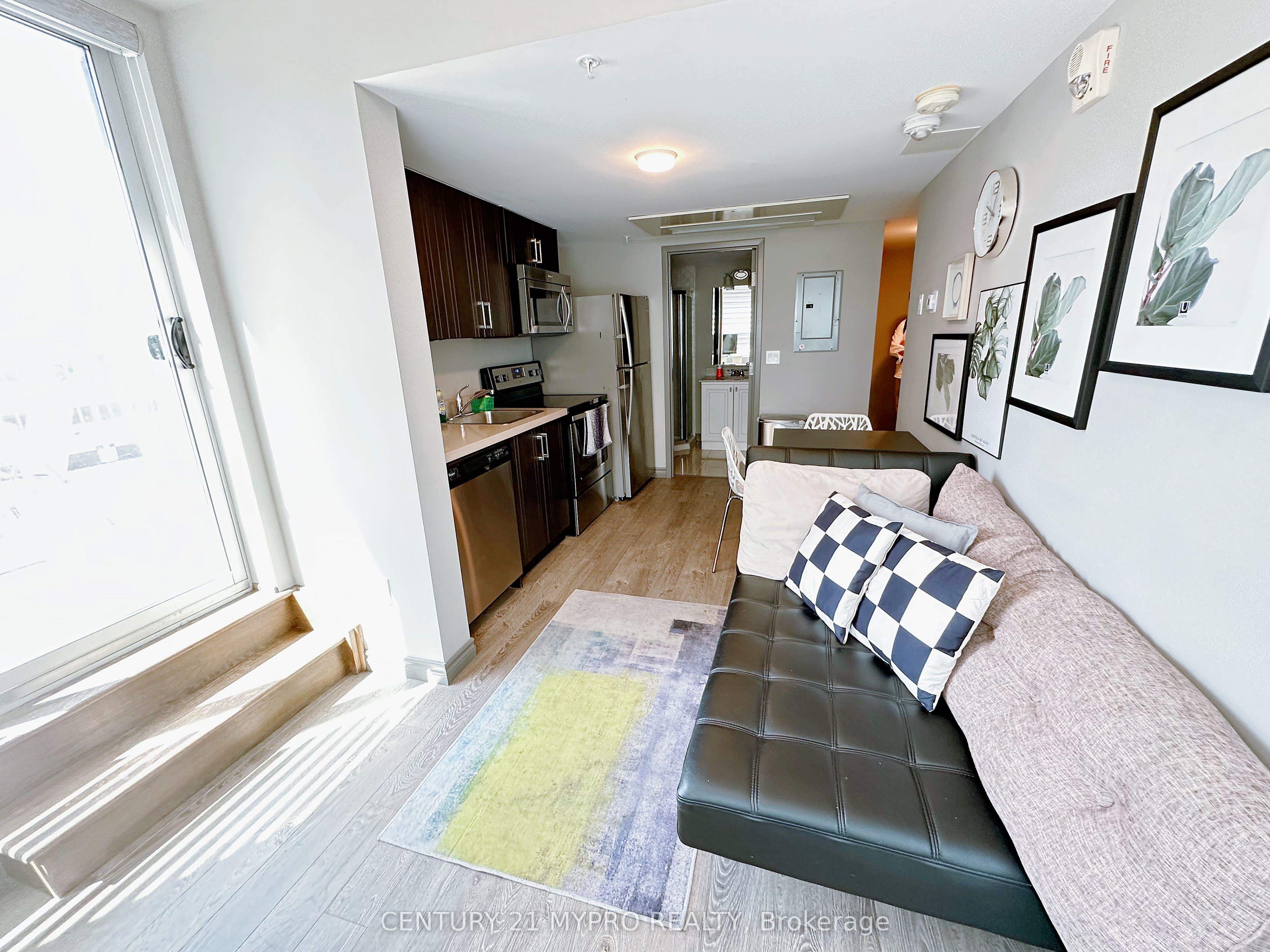 321 Spruce Street 801, Waterloo, ON N2L 0G4 photo 5