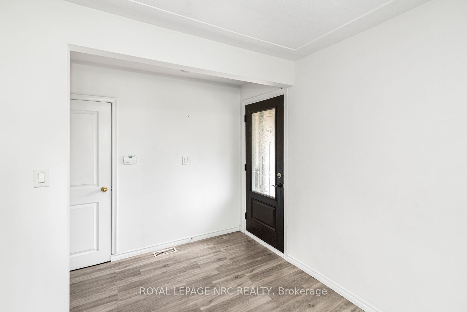 100 Mountain Avenue N, Hamilton, ON L8G 3P7 photo 4