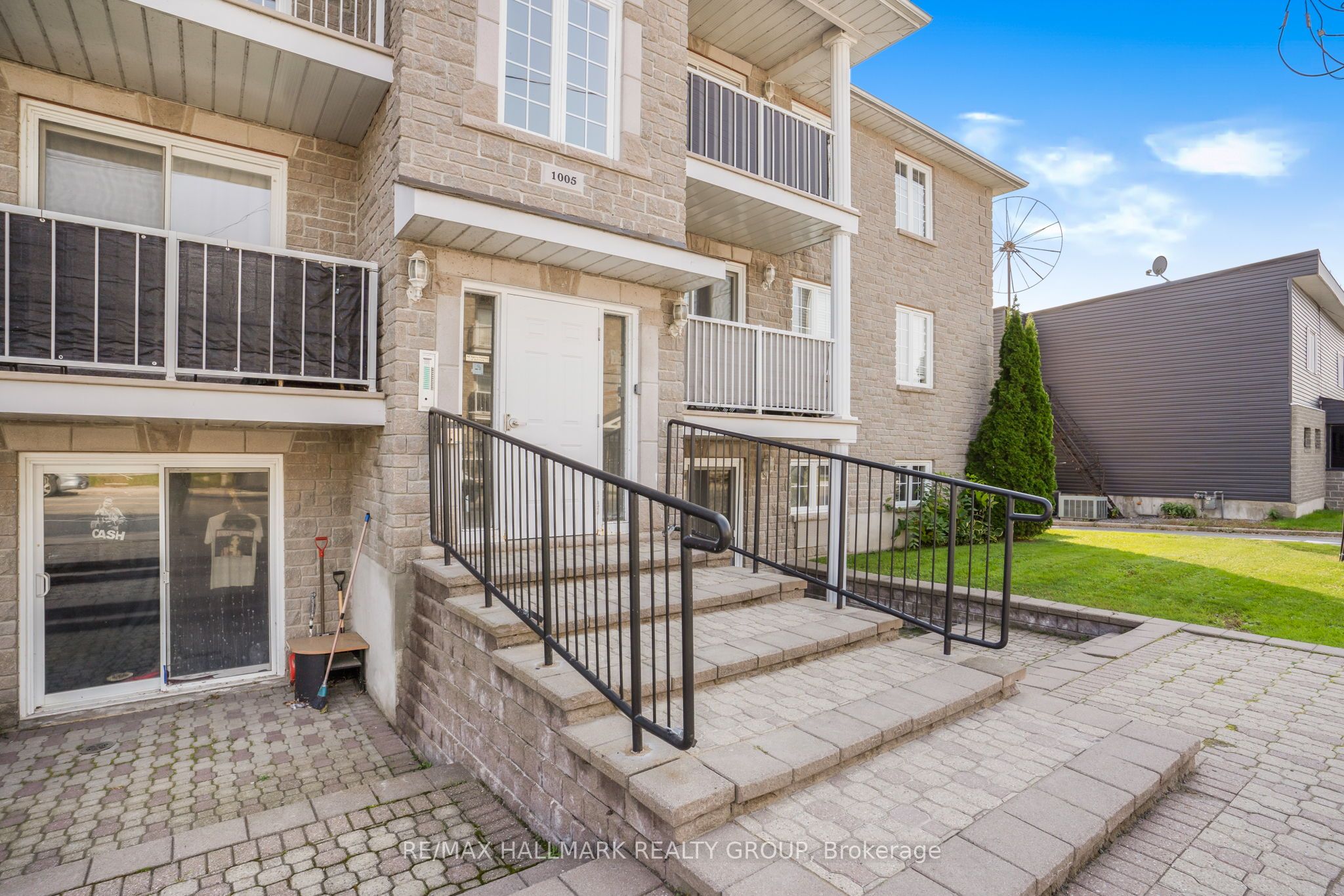 1005 LAURIER Street 302, Clarence-Rockland, ON K4K 1T7 photo 3
