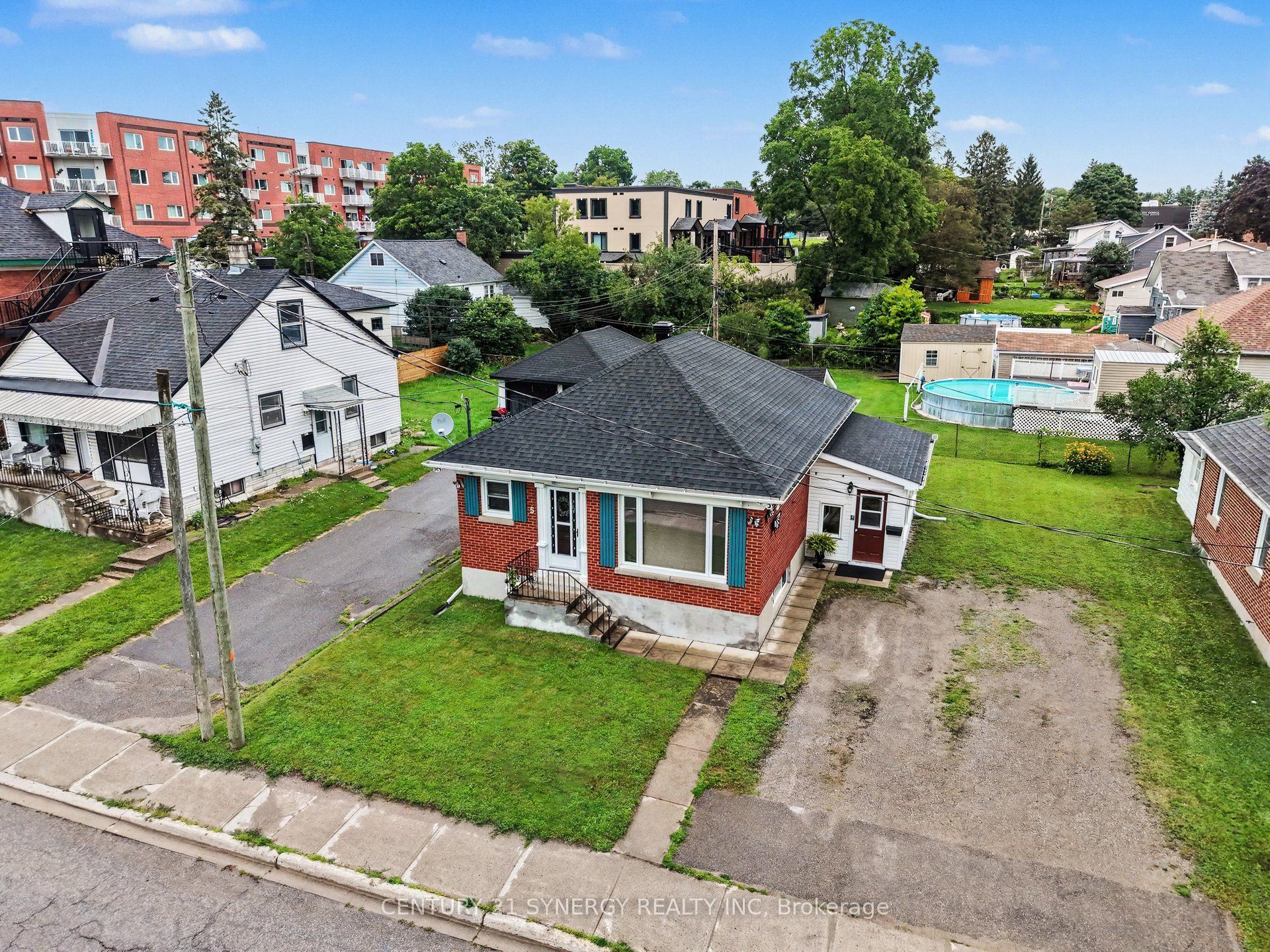 5 Queen Street, Smiths Falls, ON K7A 3N1 photo 3