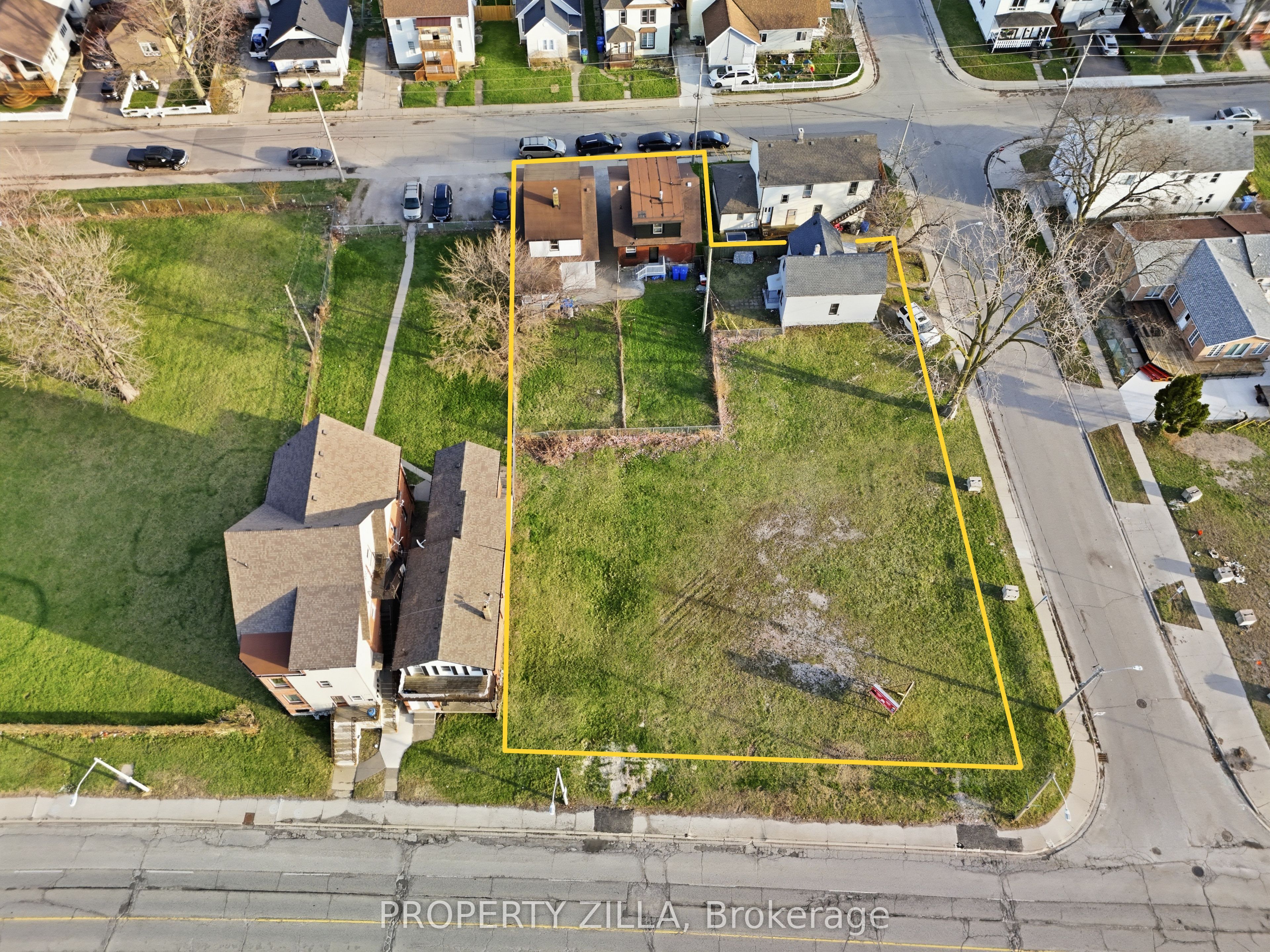 819-829 RIVERSIDE Drive E, Windsor, ON N9A 2T4 photo 3