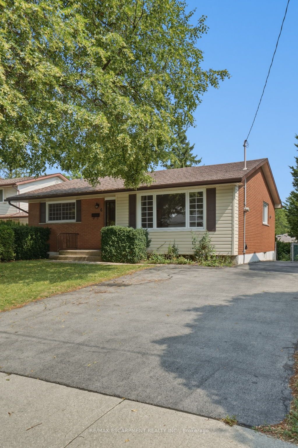 6 Caprice Court, Hamilton, ON L9C 2N5 photo 4