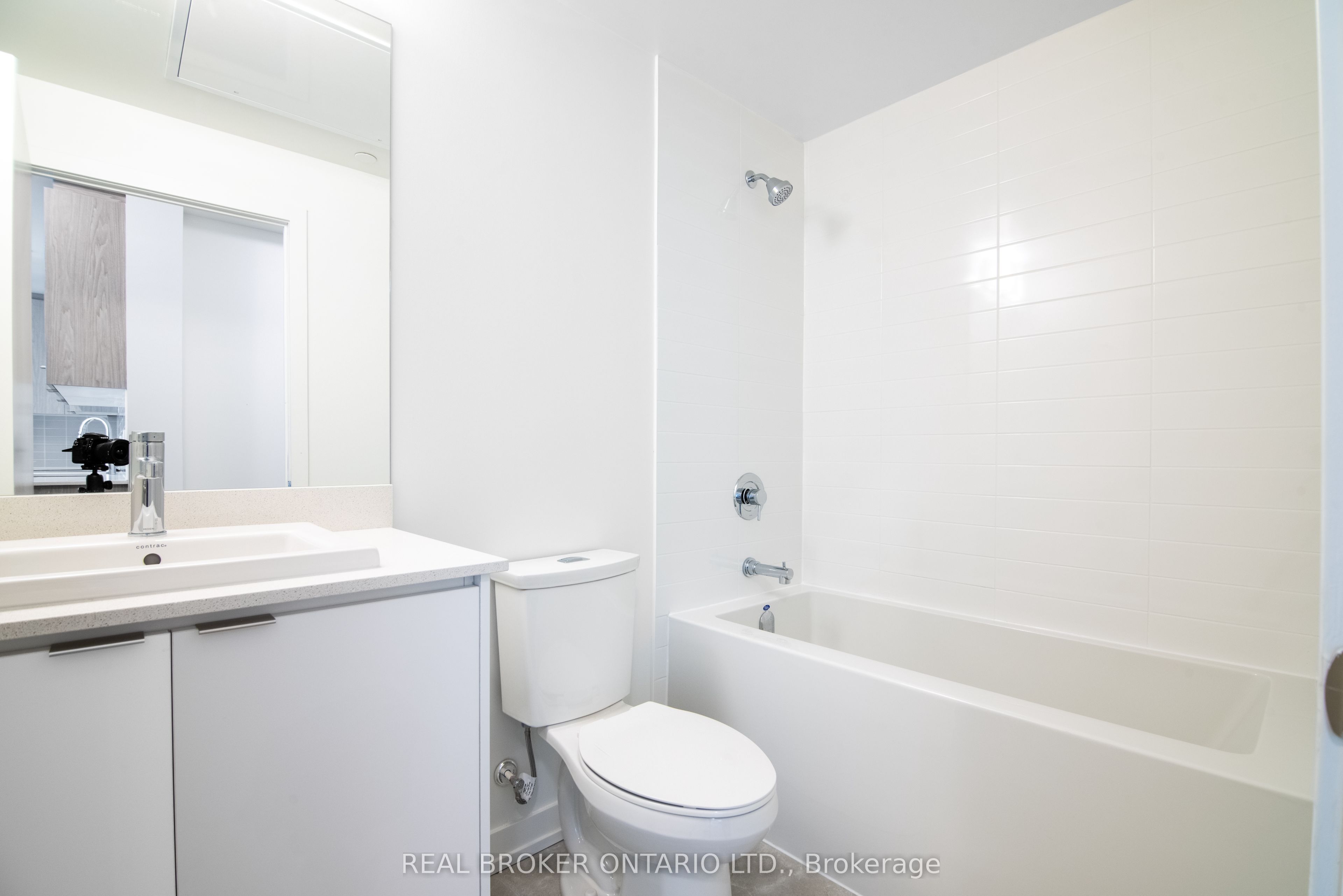 55 Duke Street W 1101, Kitchener, ON N2G 1A6 photo 2