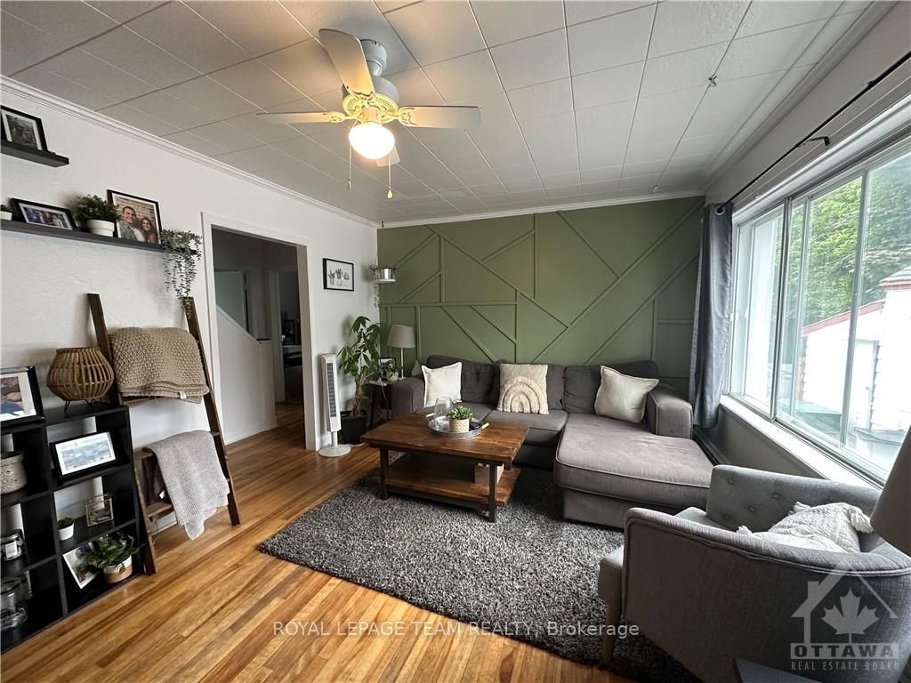 20 ARGUE Drive, Cityview - Parkwoods Hills - Rideau Shore, ON K2E 6S1 photo 3