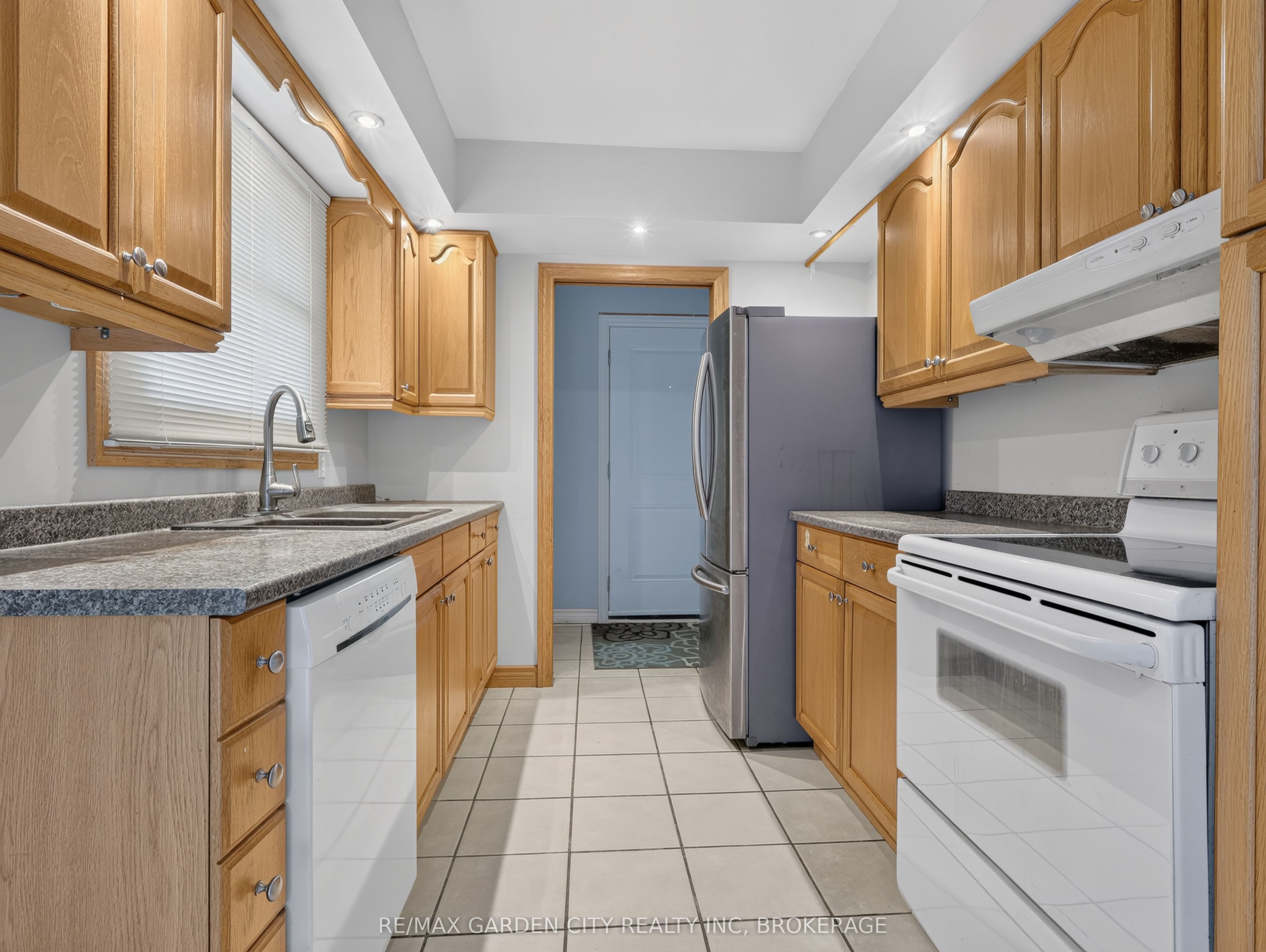19 Black Knight Road, St. Catharines, ON L2N 3B9 photo 3