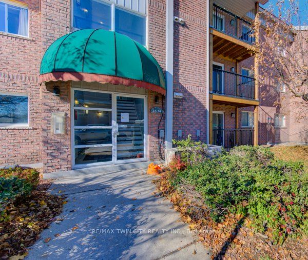 3085 Kingsway Drive 27, Kitchener, ON N2C 2P1 photo 3