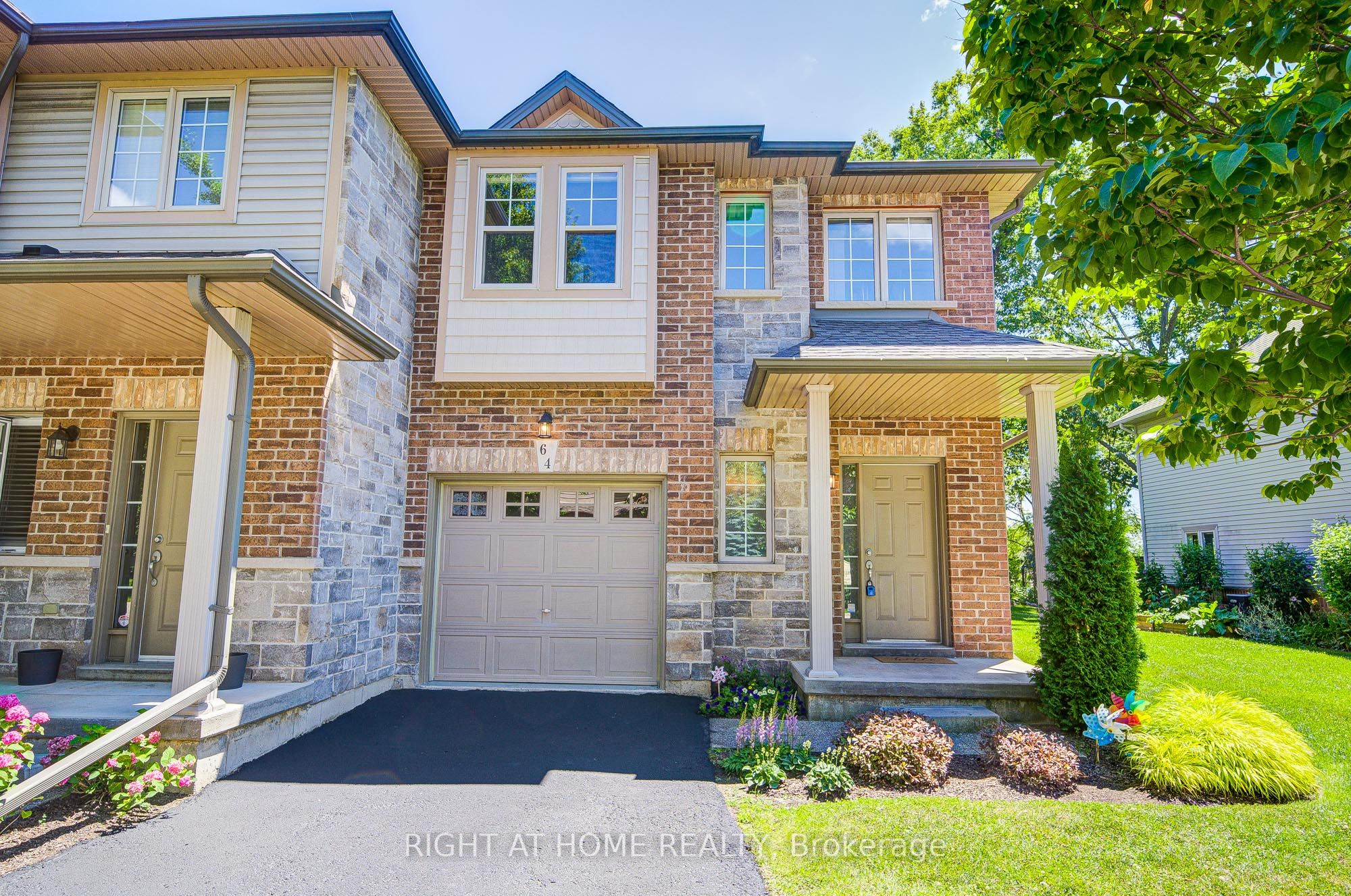 64 Myers Lane, Hamilton, ON L9G 0A5 photo 3