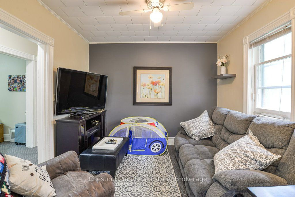 128 James Street, Bracebridge, ON P1L 2B6 photo 2