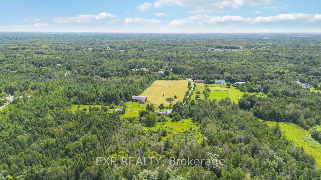 8037 Parkway Road, Greely - Metcalfe - Osgoode - Vernon and Area, ON K0A 2P0 photo 2