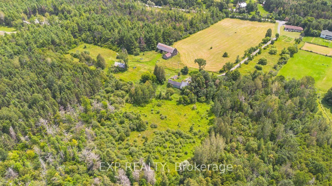 8037 Parkway Road, Greely - Metcalfe - Osgoode - Vernon and Area, ON K0A 2P0 photo 4