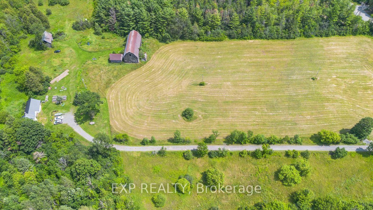 8037 Parkway Road, Greely - Metcalfe - Osgoode - Vernon and Area, ON K0A 2P0 photo 5