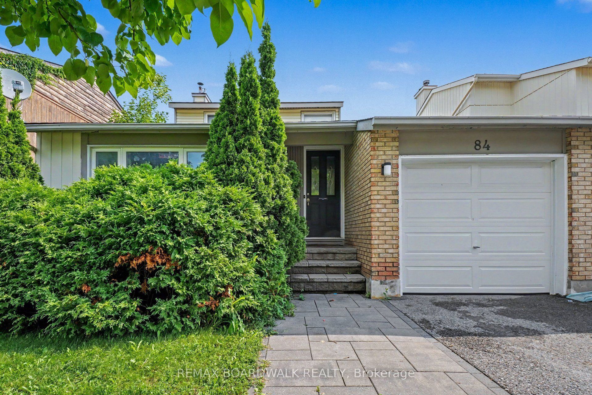 84 Sherway Drive, Barrhaven, ON K2J 1N8