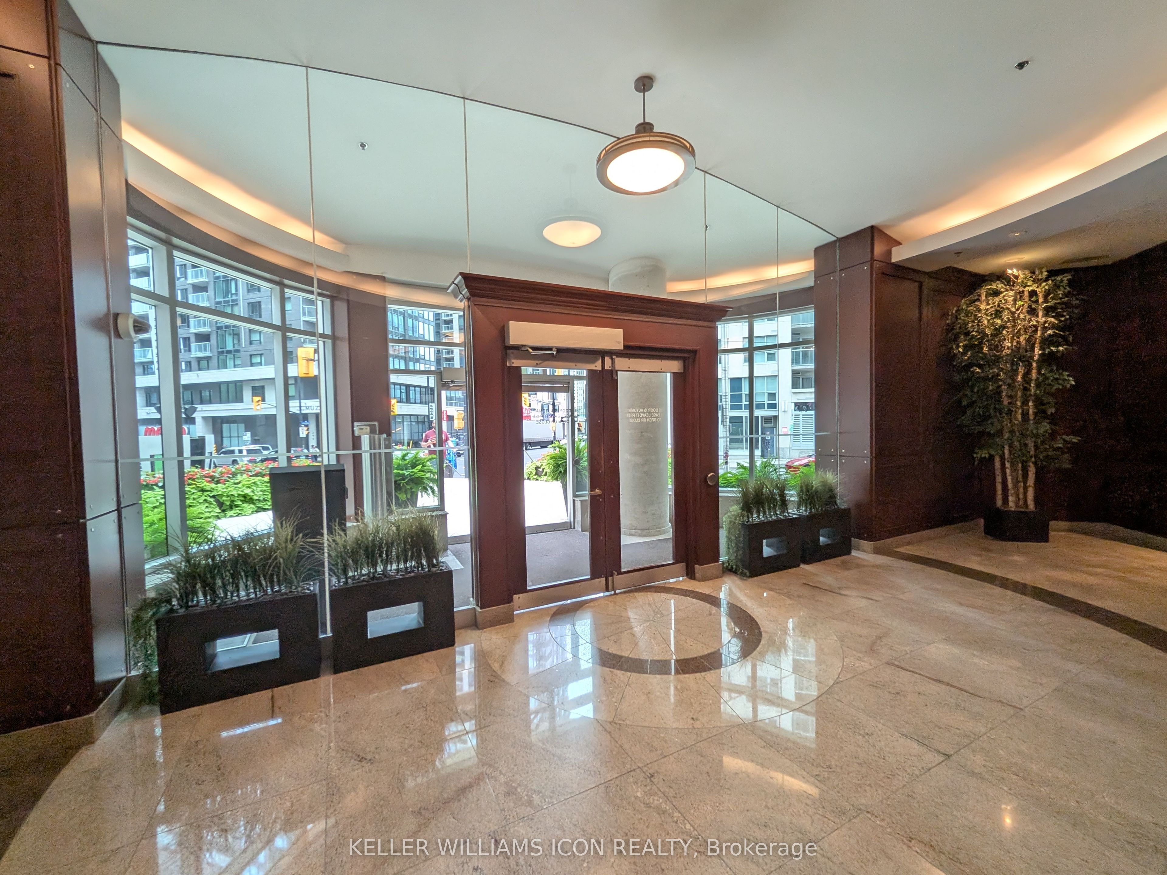234 Rideau Street 901, Lower Town - Sandy Hill, ON K1N 0A9 photo 3