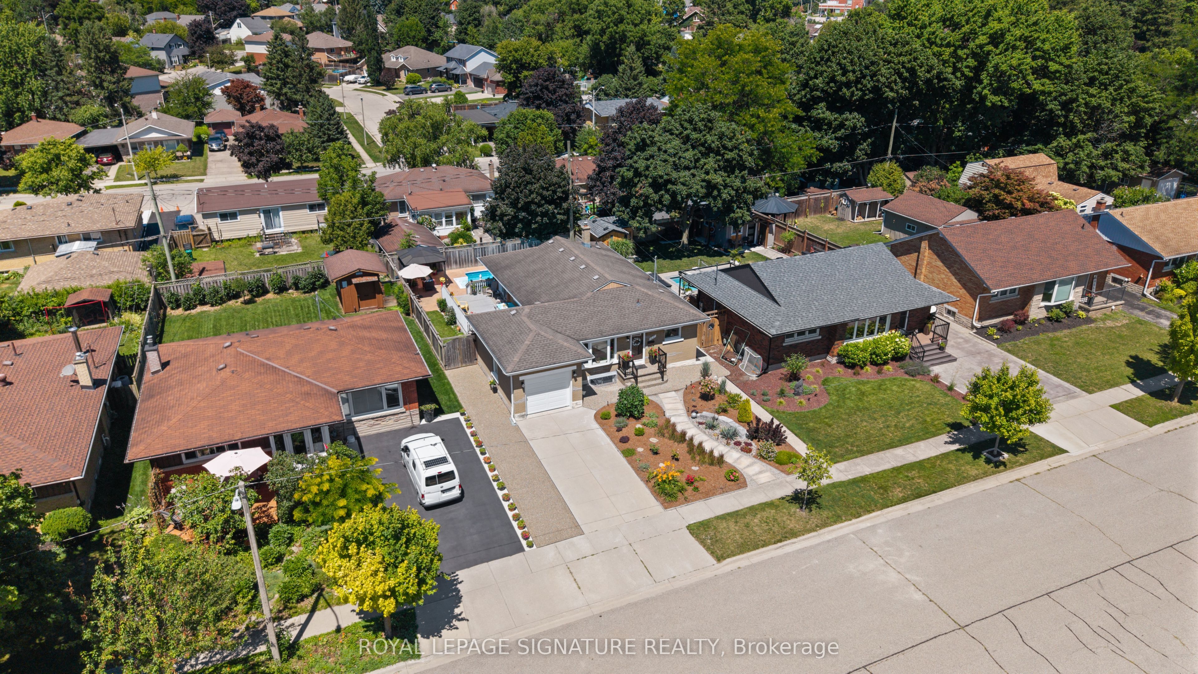 1037 Clare Avenue, Cambridge, ON N3H 2E2