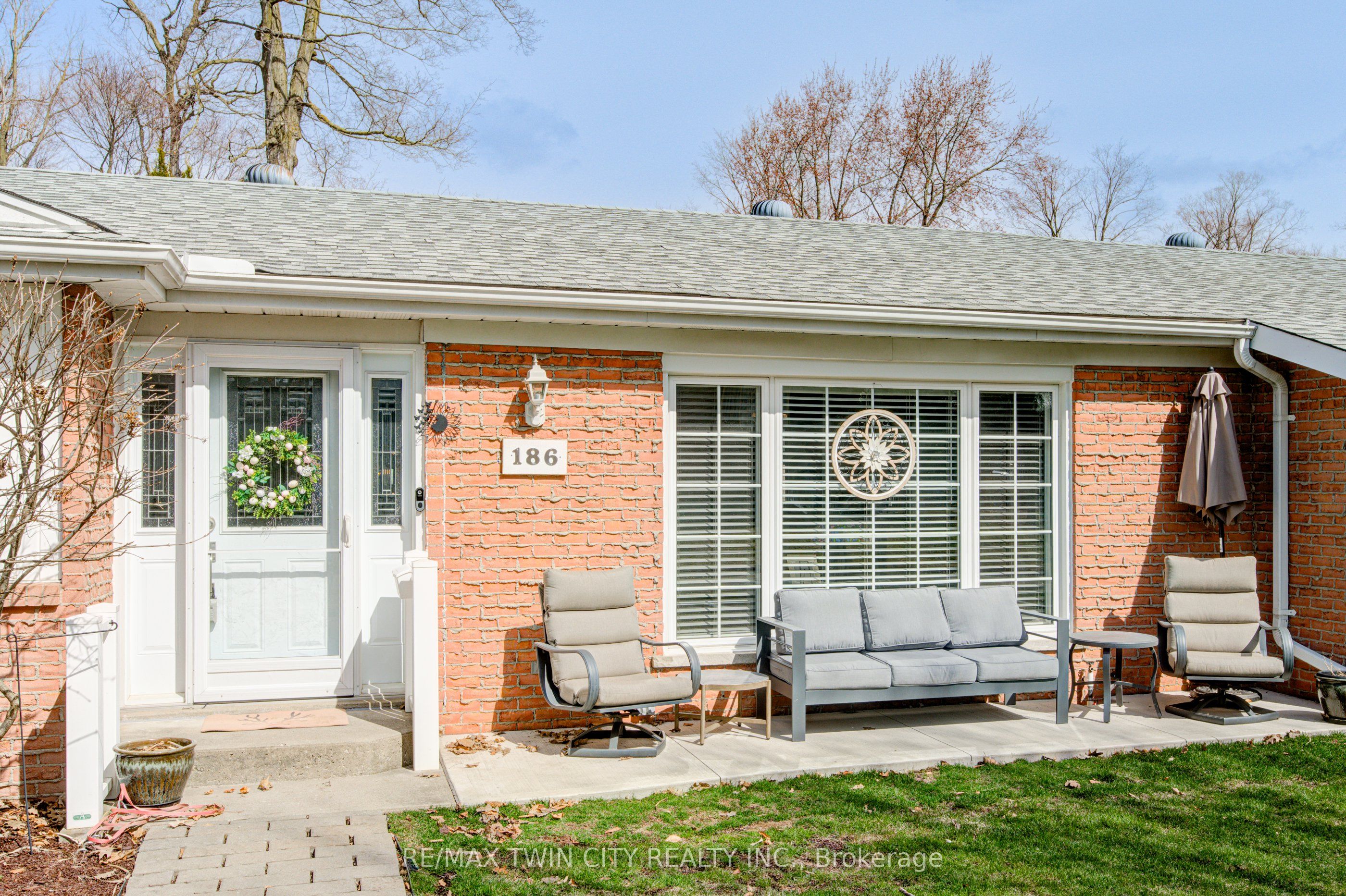 186 Shuh Avenue, Kitchener, ON N2A 1H6 photo 2