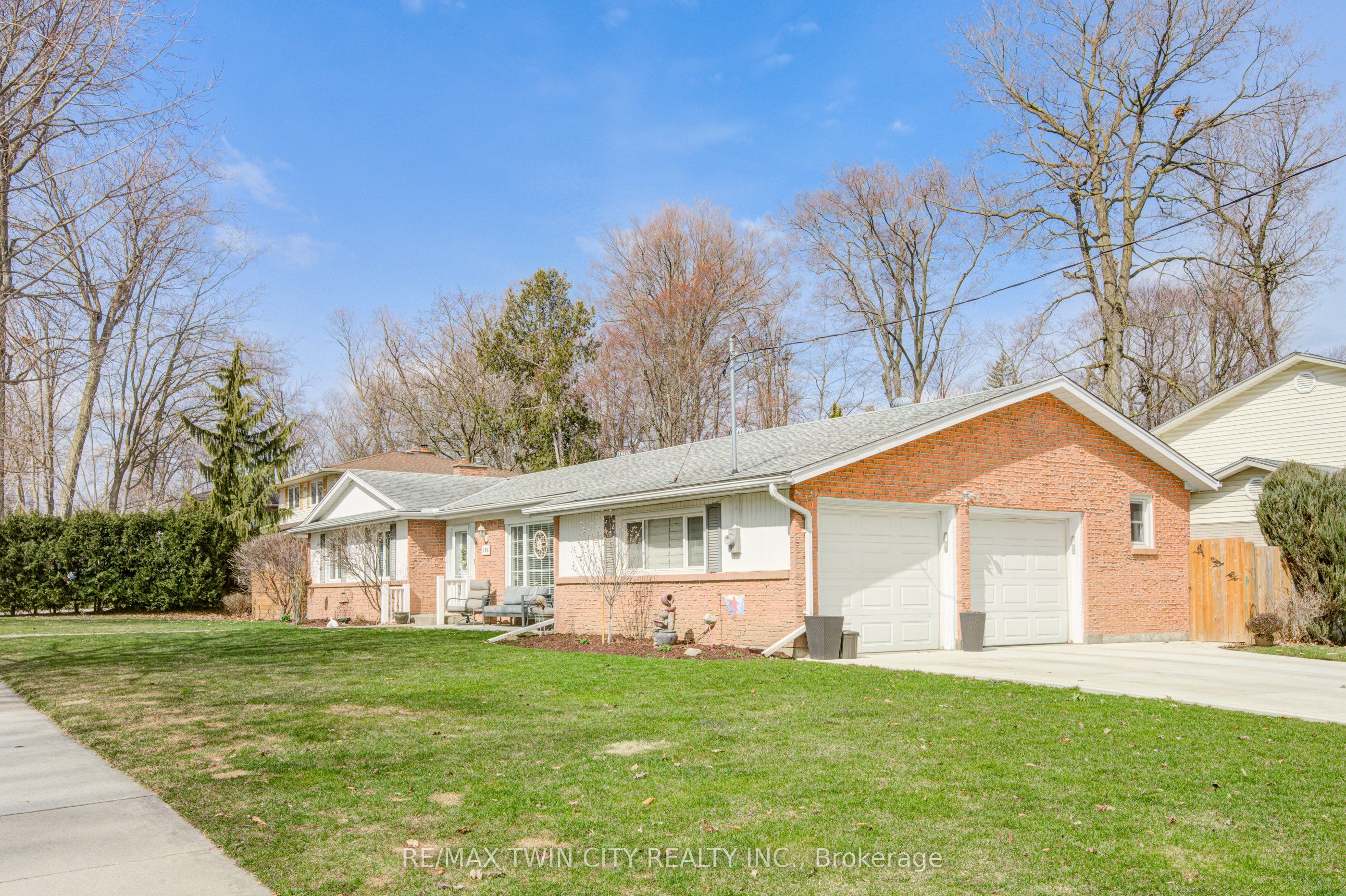 186 Shuh Avenue, Kitchener, ON N2A 1H6 photo 3
