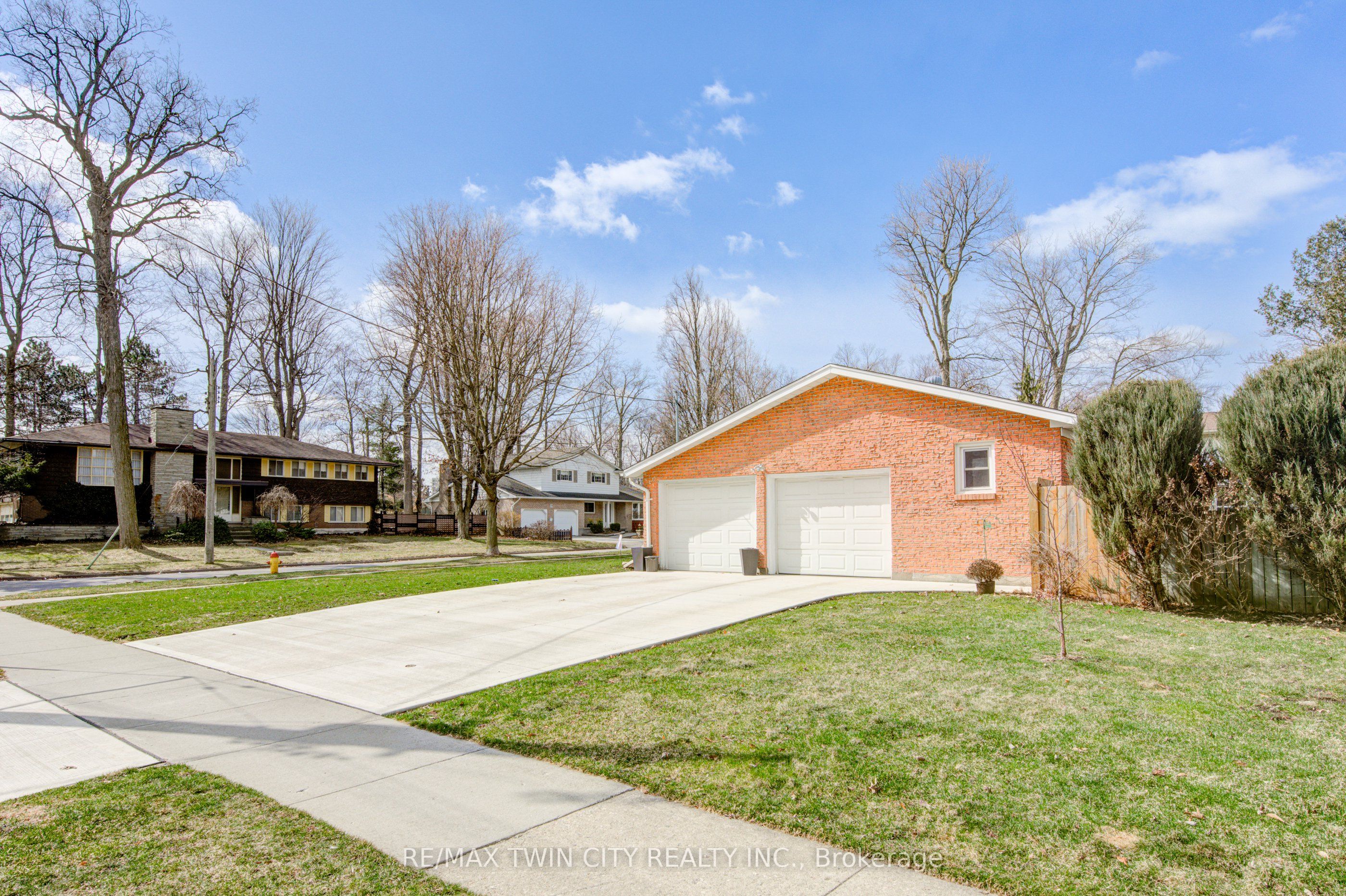 186 Shuh Avenue, Kitchener, ON N2A 1H6 photo 4