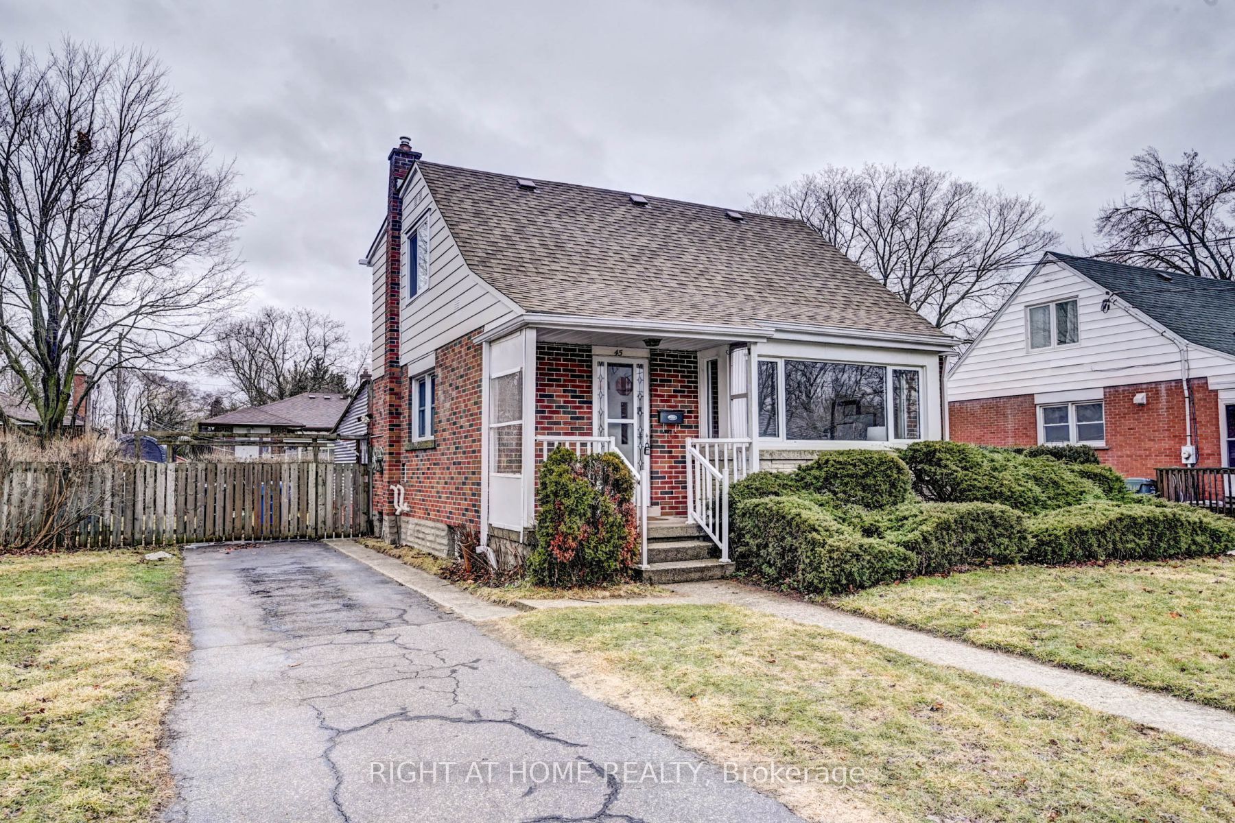 45 Philip Avenue, Guelph, ON N1E 1R5