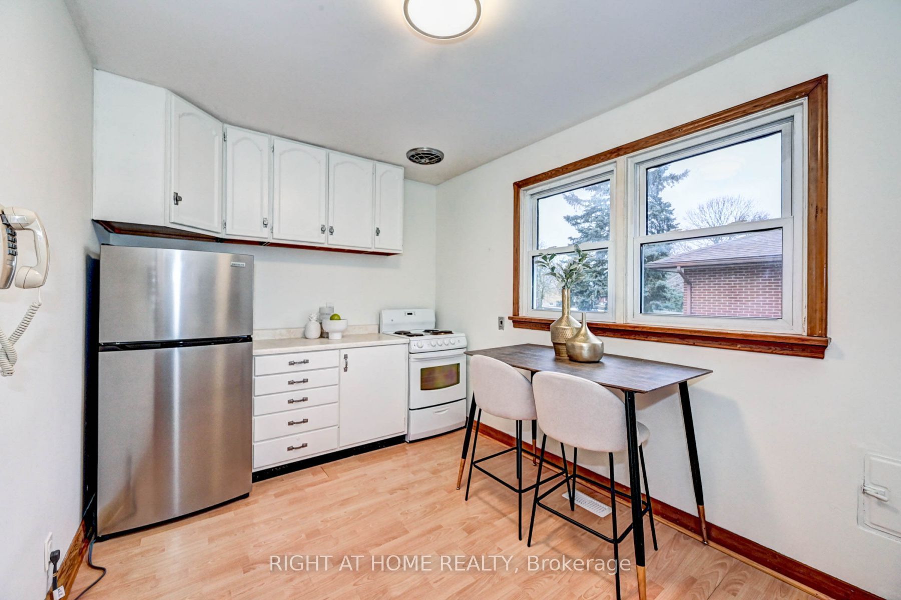 45 Philip Avenue, Guelph, ON N1E 1R5 photo 5
